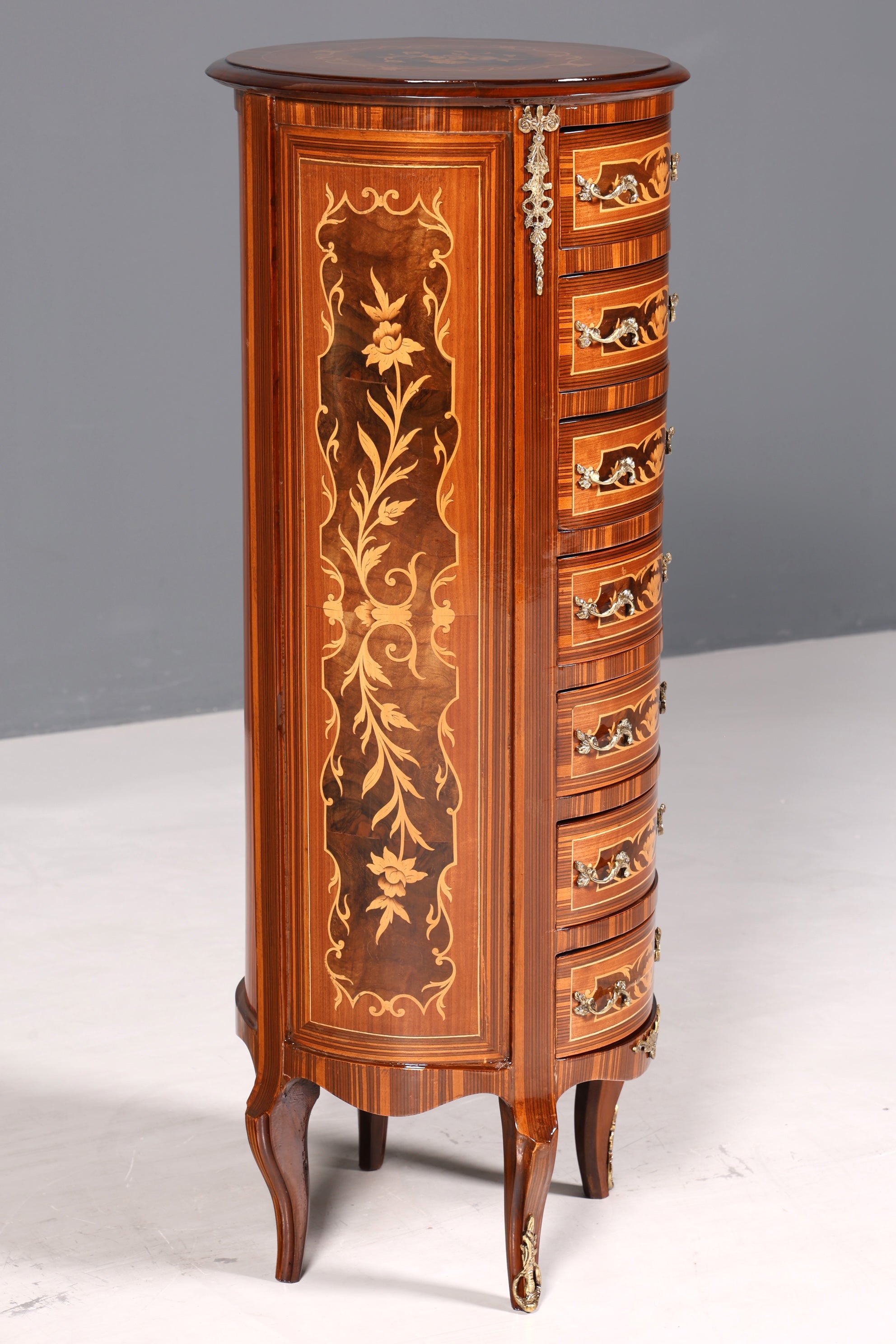 BA12-2 Finition Belle commode de style baroque avec incrustations