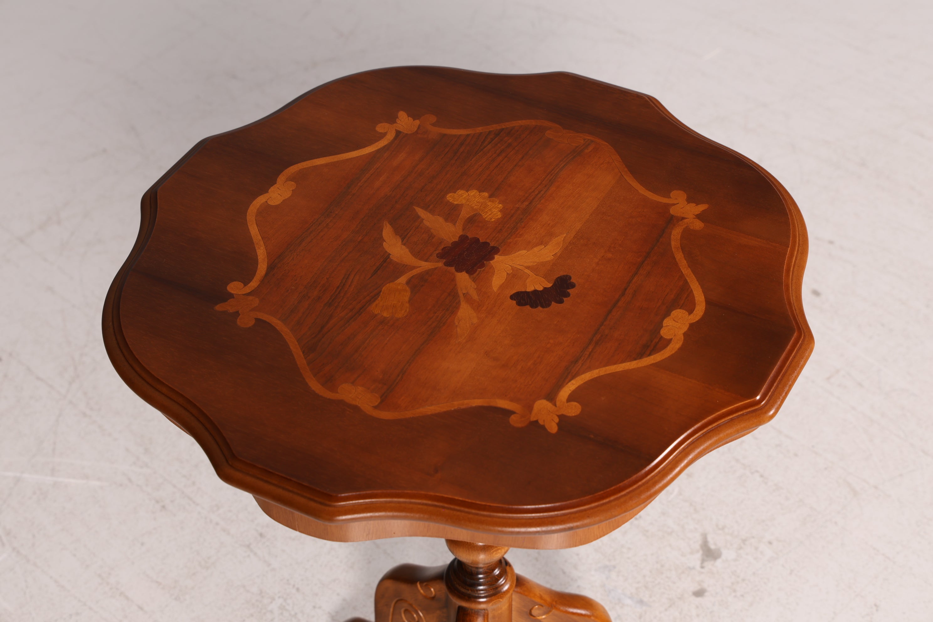 Wunderschöner Beistelltisch im Antik Stil Barock Ablagetisch Intarsien Beistelltisch Vintage Holz