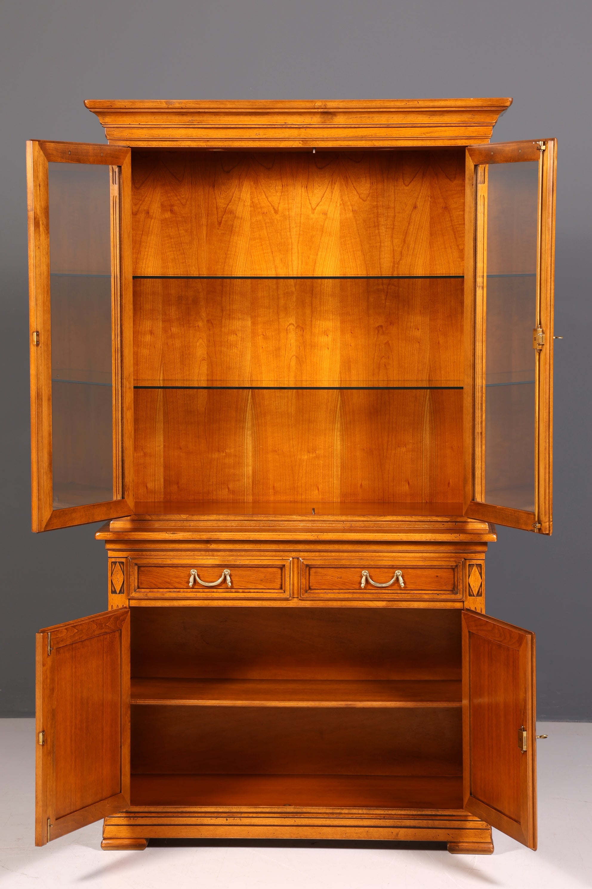 Traumhafte Original Selva Vitrine Antik Stil Massivholz Buffet Villa Borghese Schrank Bibliothek