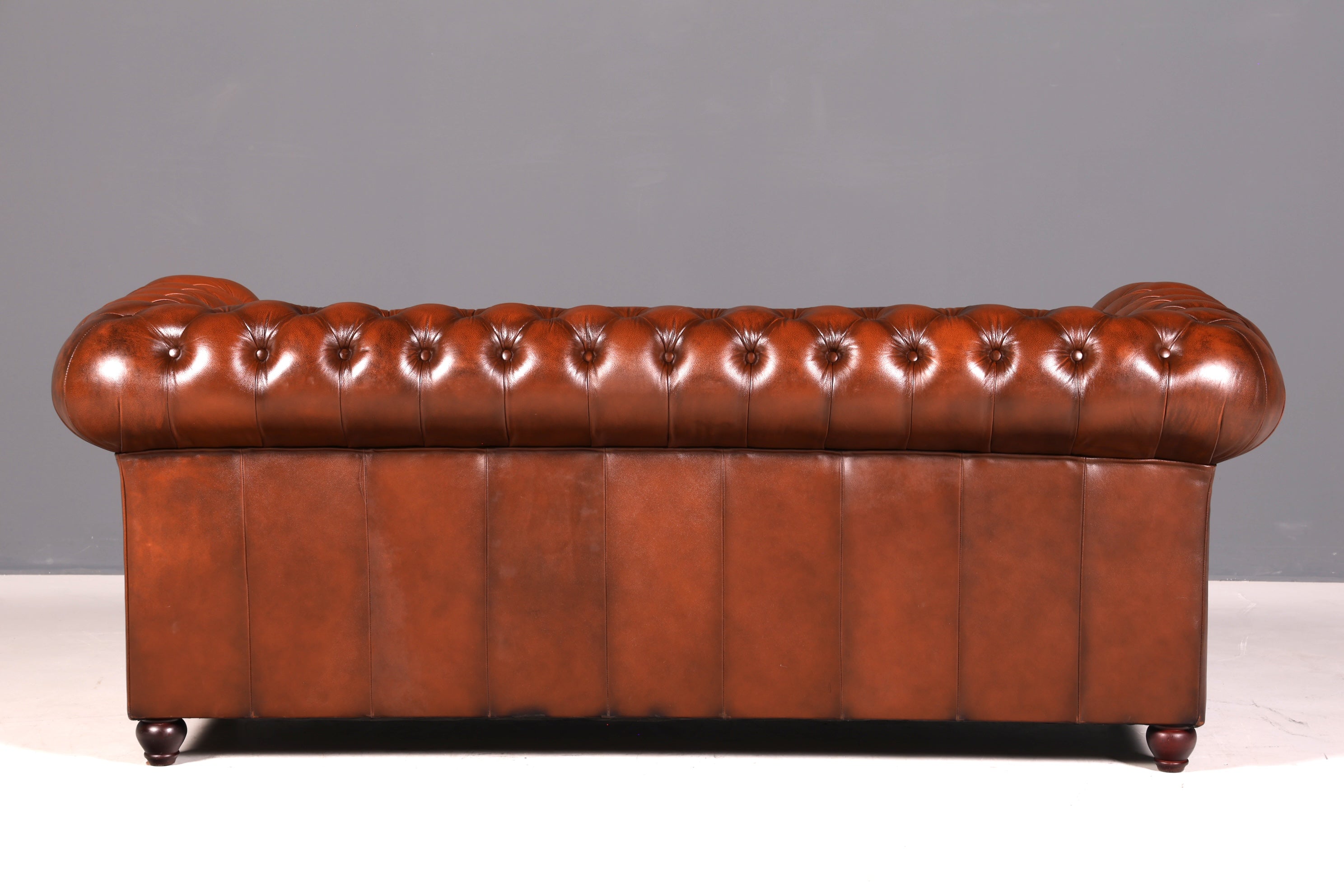 G119 Finish Wunderschönes Original Chesterfield Sofa 3- Sitzer echt Leder Oxblood Couch Englisch