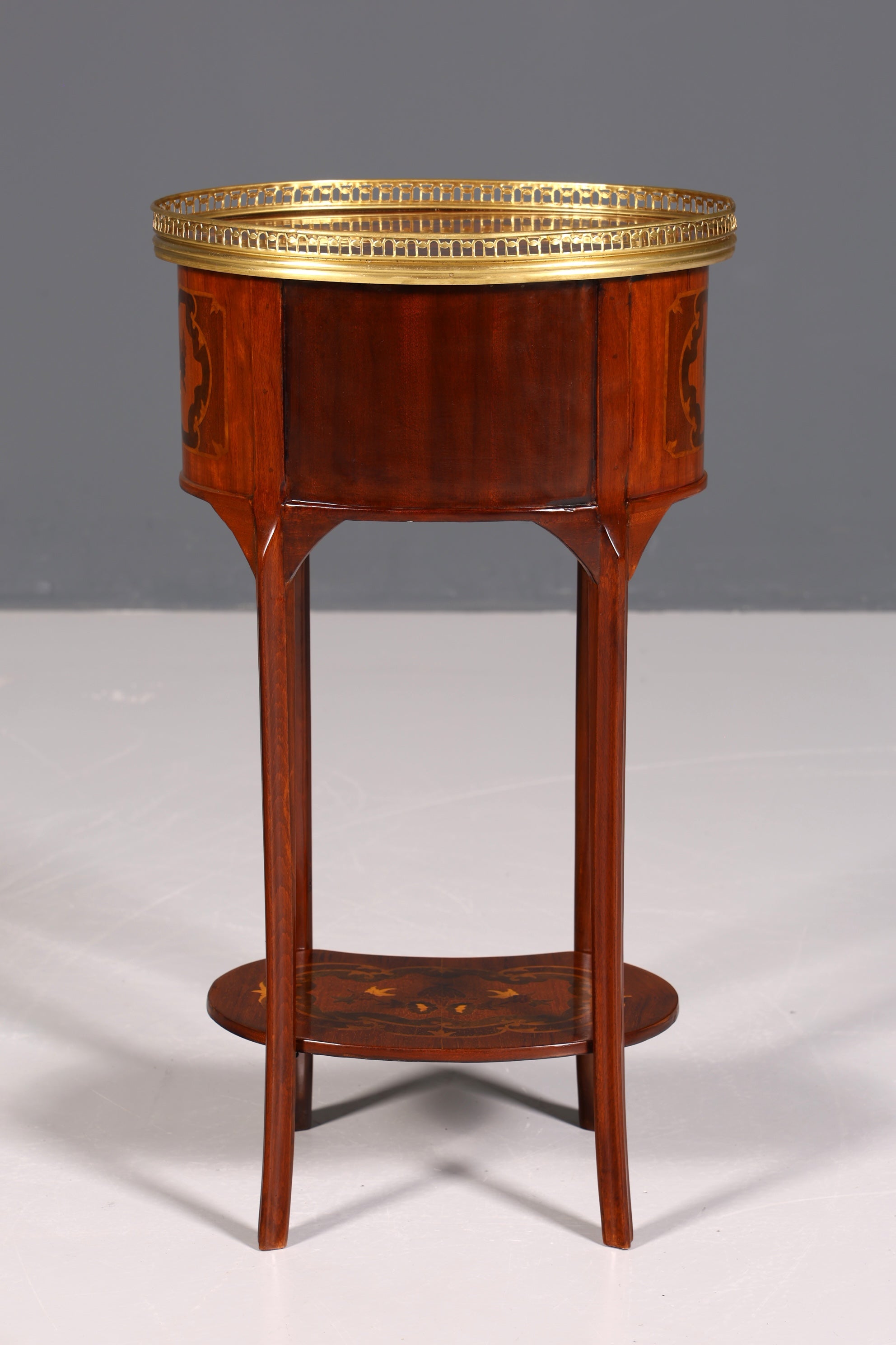 Wunderschöner Barock Louis XV Stil Beistelltisch Ablagetisch Kommode massiv Antik Stil Nachttisch