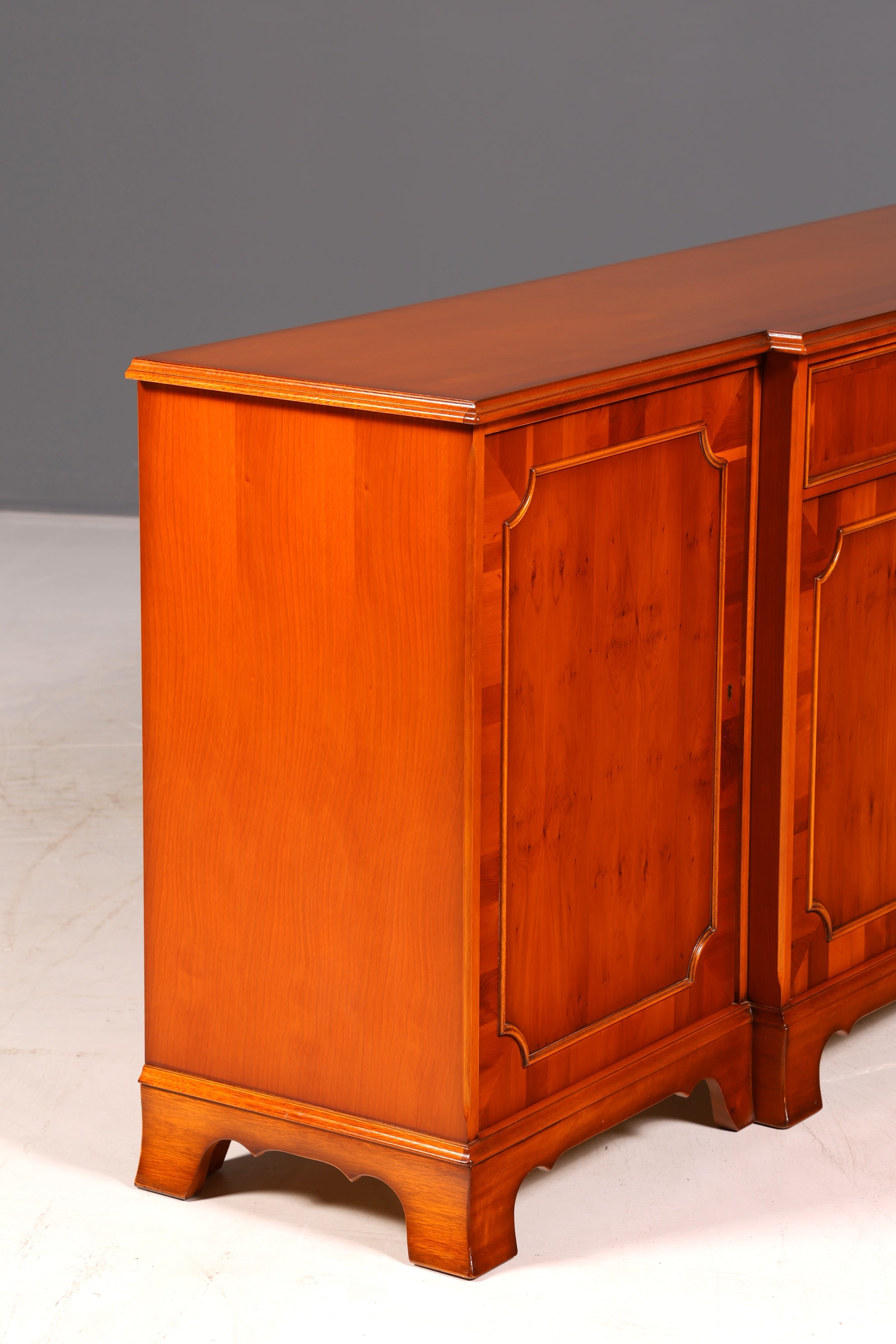 Wunderschönes Original Heldense Sideboard Eibe Englisch Buffetschrank Kommode Antik Schrank Vintage