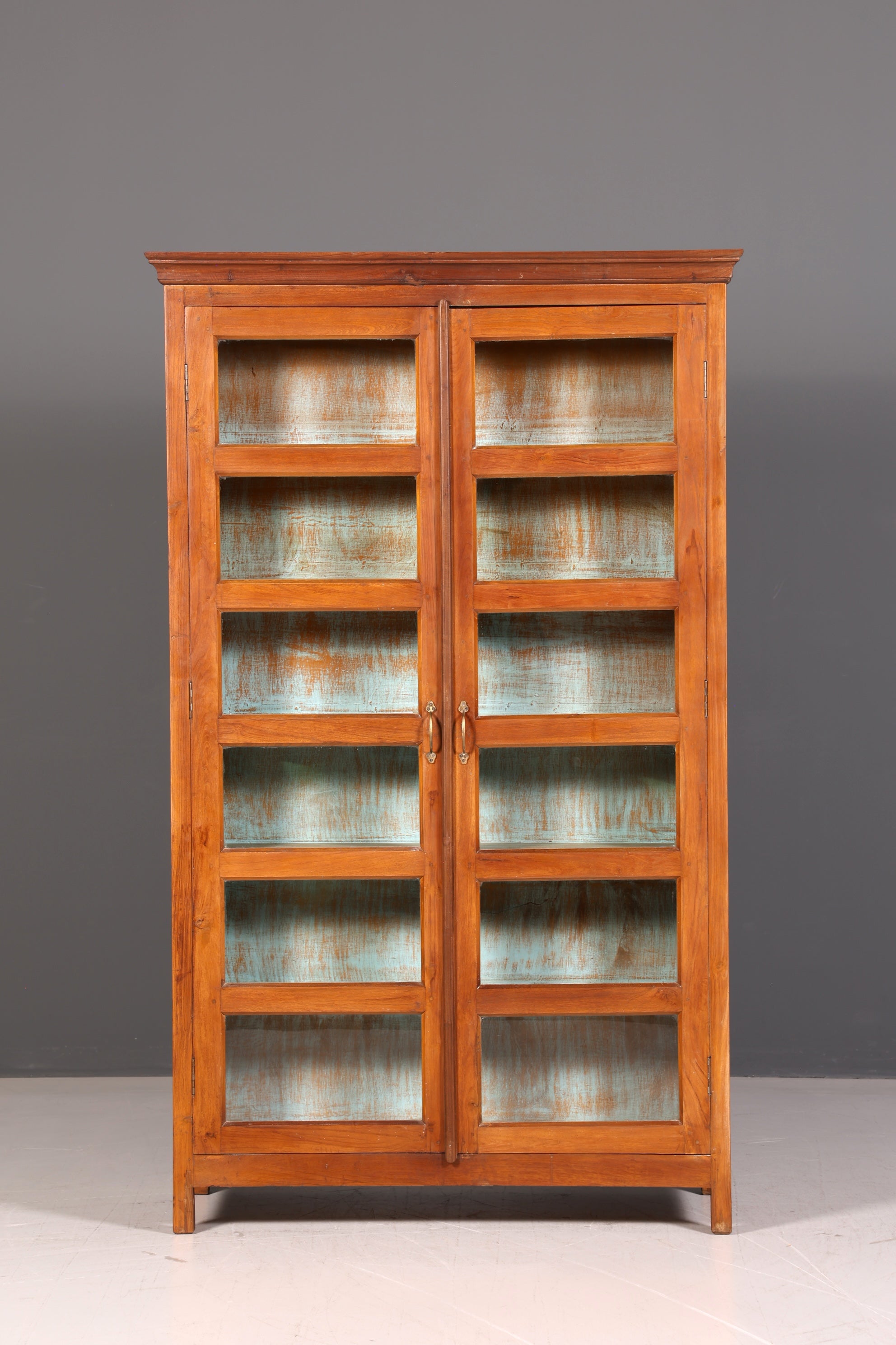 Wunderschöne Vitrine im Kolonial Stil Schrank Bücherregal Landhaus Stil Englisch Geschirrschrank Glasvitrine Echt Holz Vintage