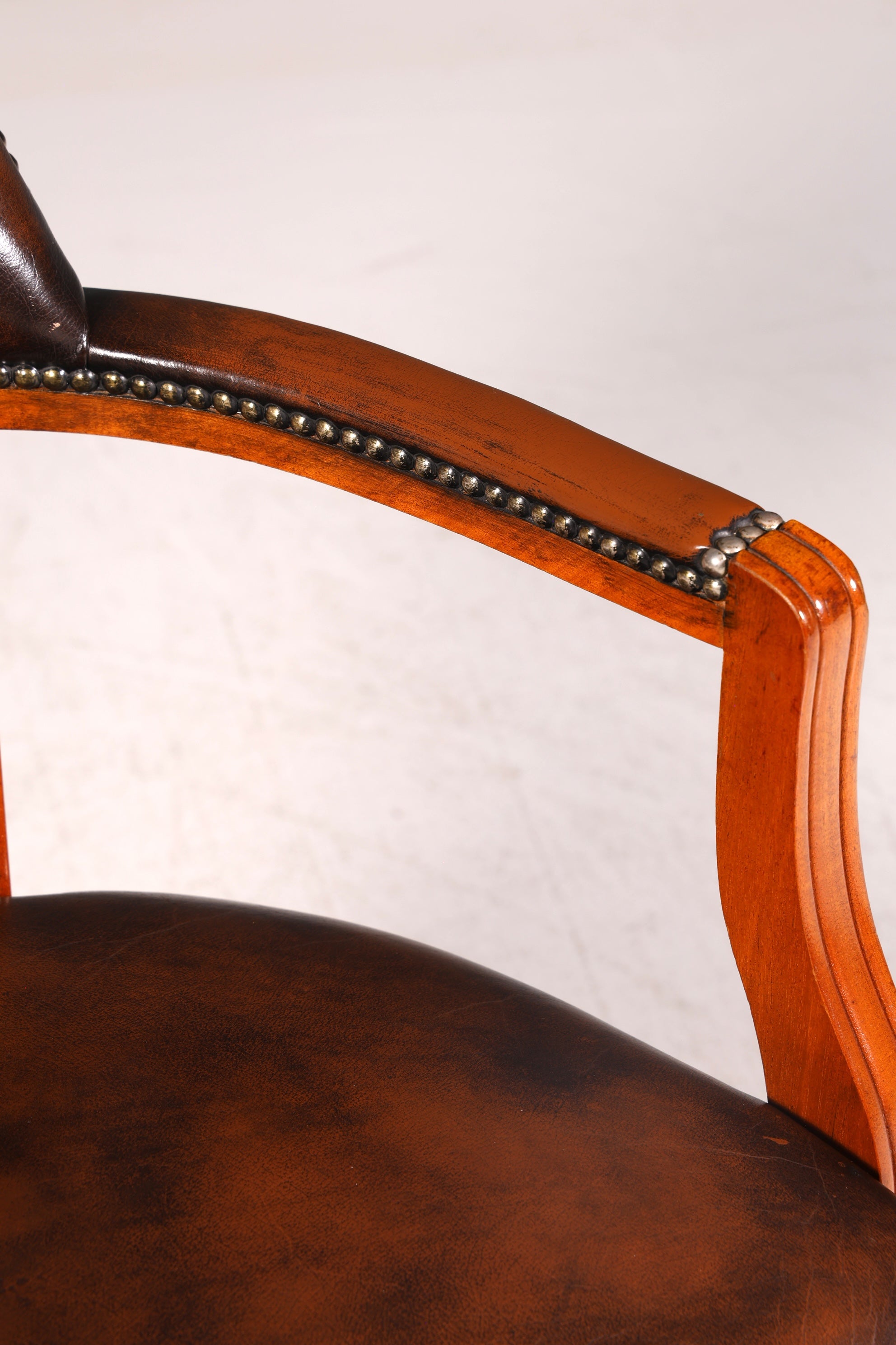 Wunderschöner Chesterfield Armlehnstuhl Braun Echt Leder Englisch Bürostuhl Schreibtischstuhl Sekretär Stuhl Court Chair 4 von 4