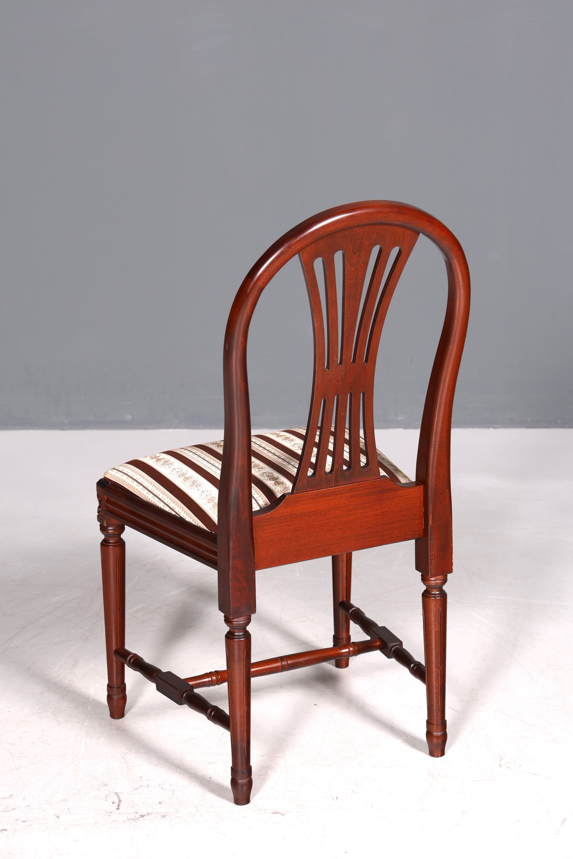 Belle chaise de style gustavien, chaise de cuisine anglaise, chaise secrétaire de style ancien