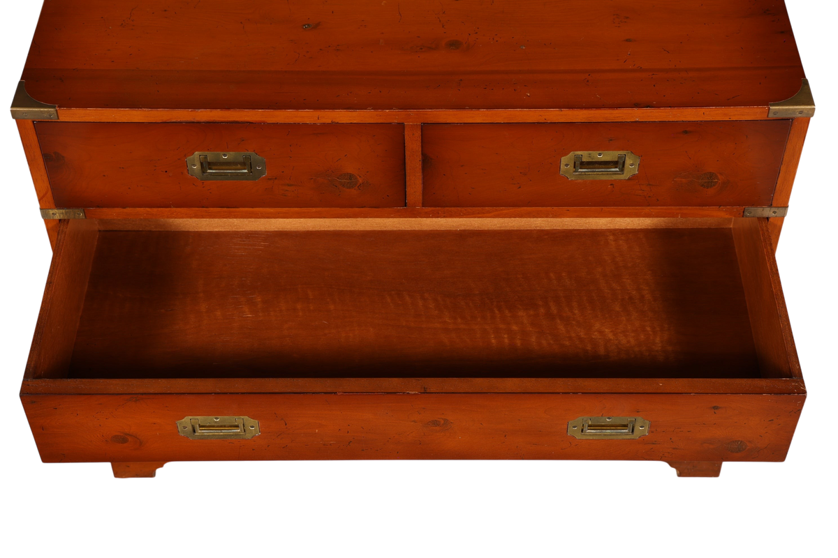 Hauptstadt Möblerei maritime Schiffskommode aus massivem Holz mit versenkten Messinggriffen im Military-Chest-Stil