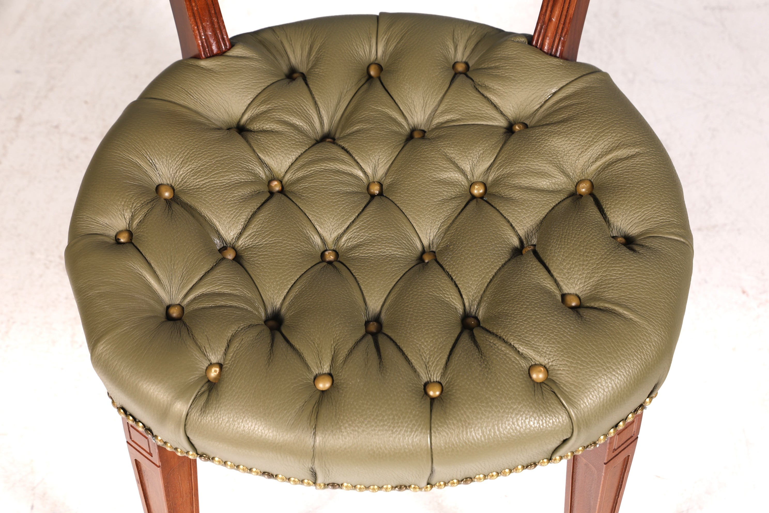 Magnifique fauteuil Chesterfield, chaise secrétaire Anno Dom, chaise de cuisine anglaise en cuir véritable, 2 sur 4