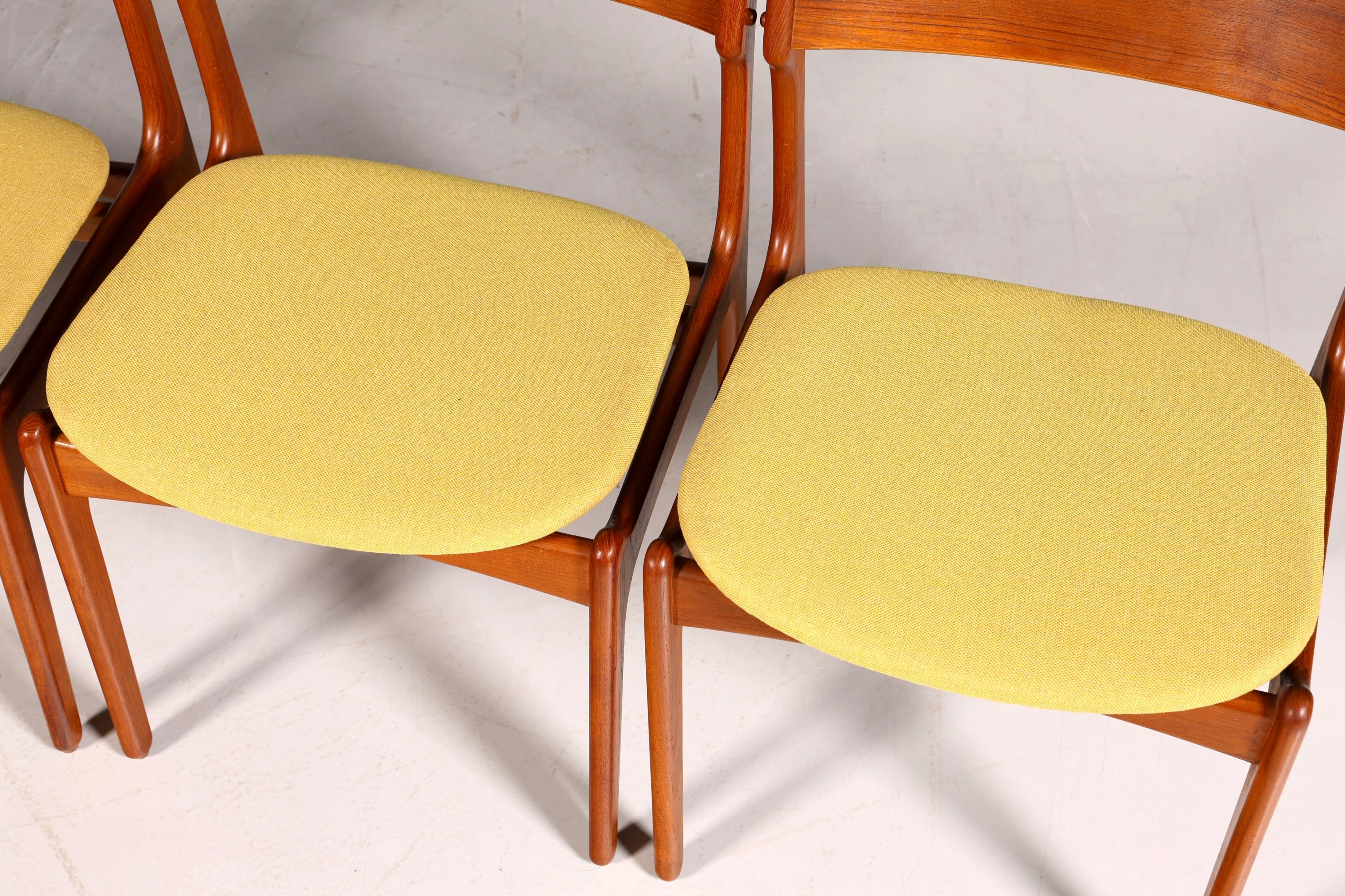 4x Original Erik Buch Stühle von Oddense Maskinsnedkeri A-S Mid Century Danish Design Teak Holz Esszimmer Stühle Küchenstühle