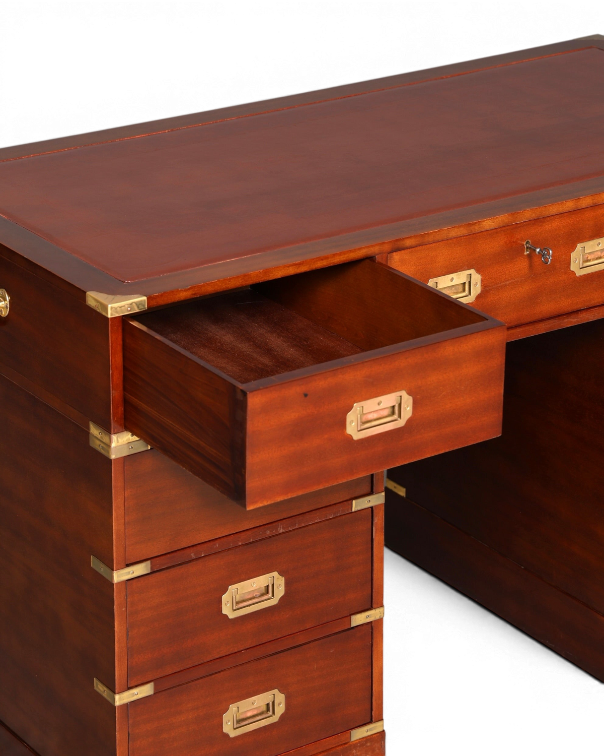 Hauptstadt Möblerei maritimer Schreibtisch im Military Chest Stil aus Holz mit Messingbeschlägen und Lederauflage
