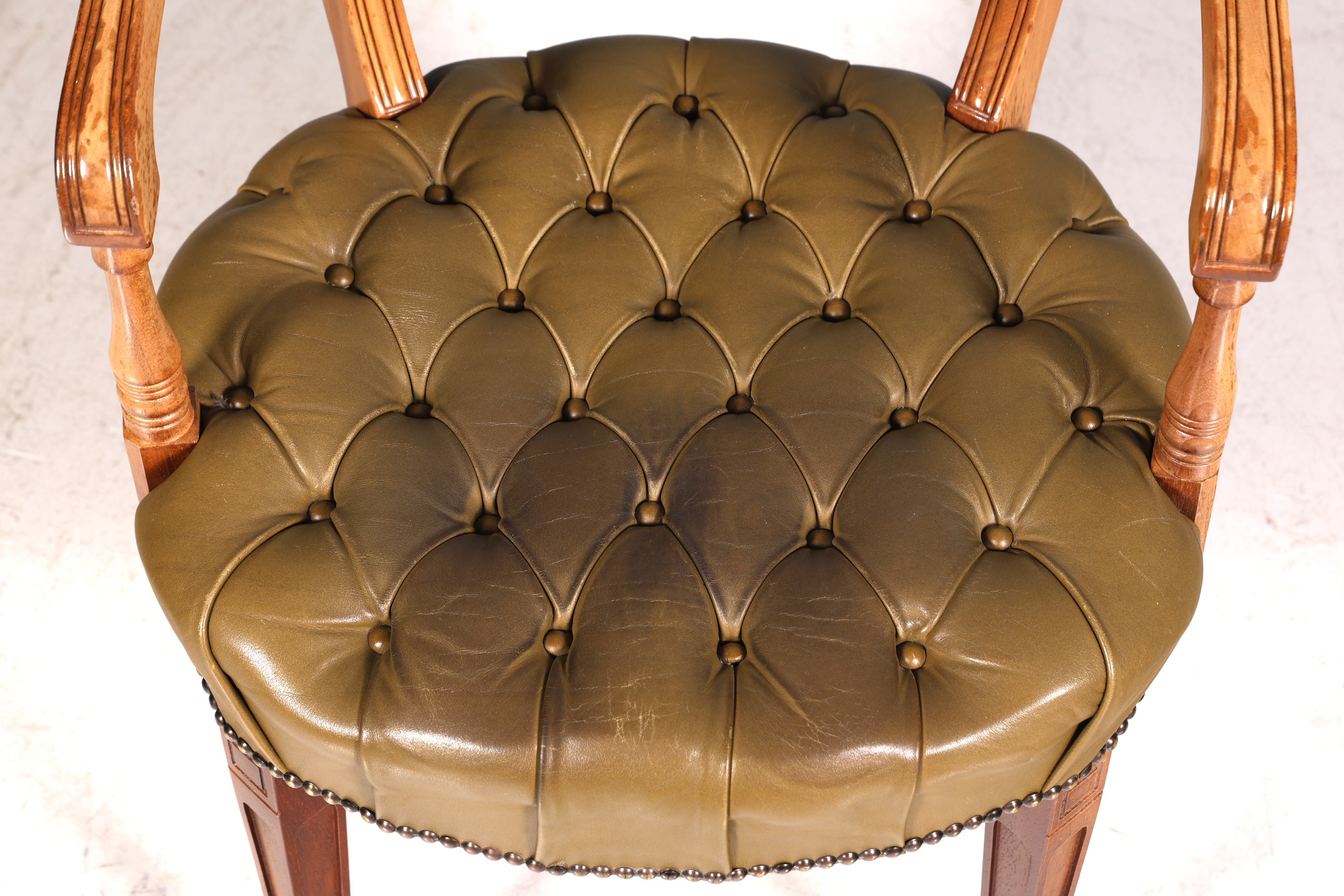 Magnifique fauteuil Chesterfield, chaise secrétaire Anno Dom, chaise de cuisine anglaise en cuir véritable, 2 sur 2