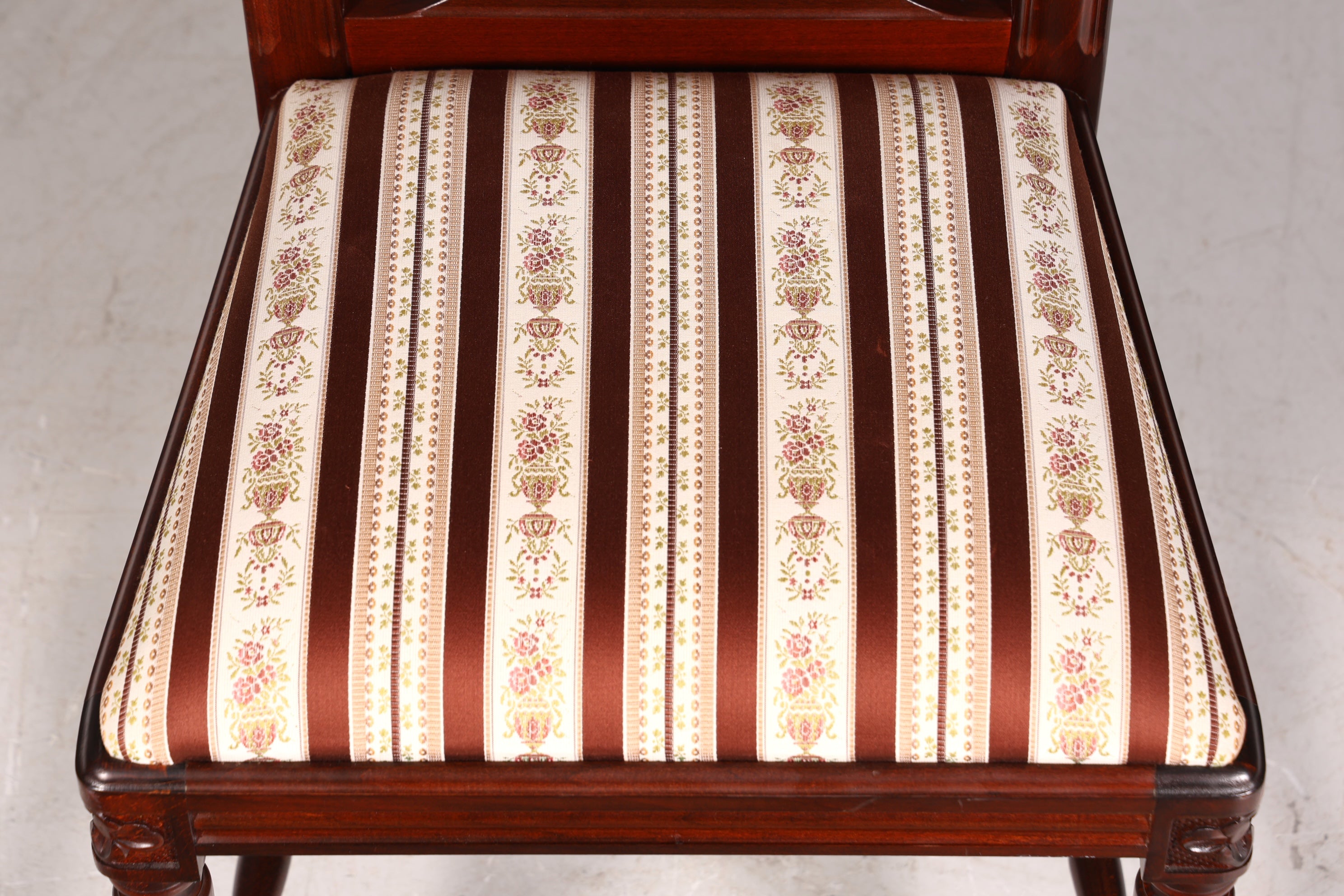 Belle chaise de style gustavien, chaise de cuisine anglaise, chaise secrétaire de style ancien