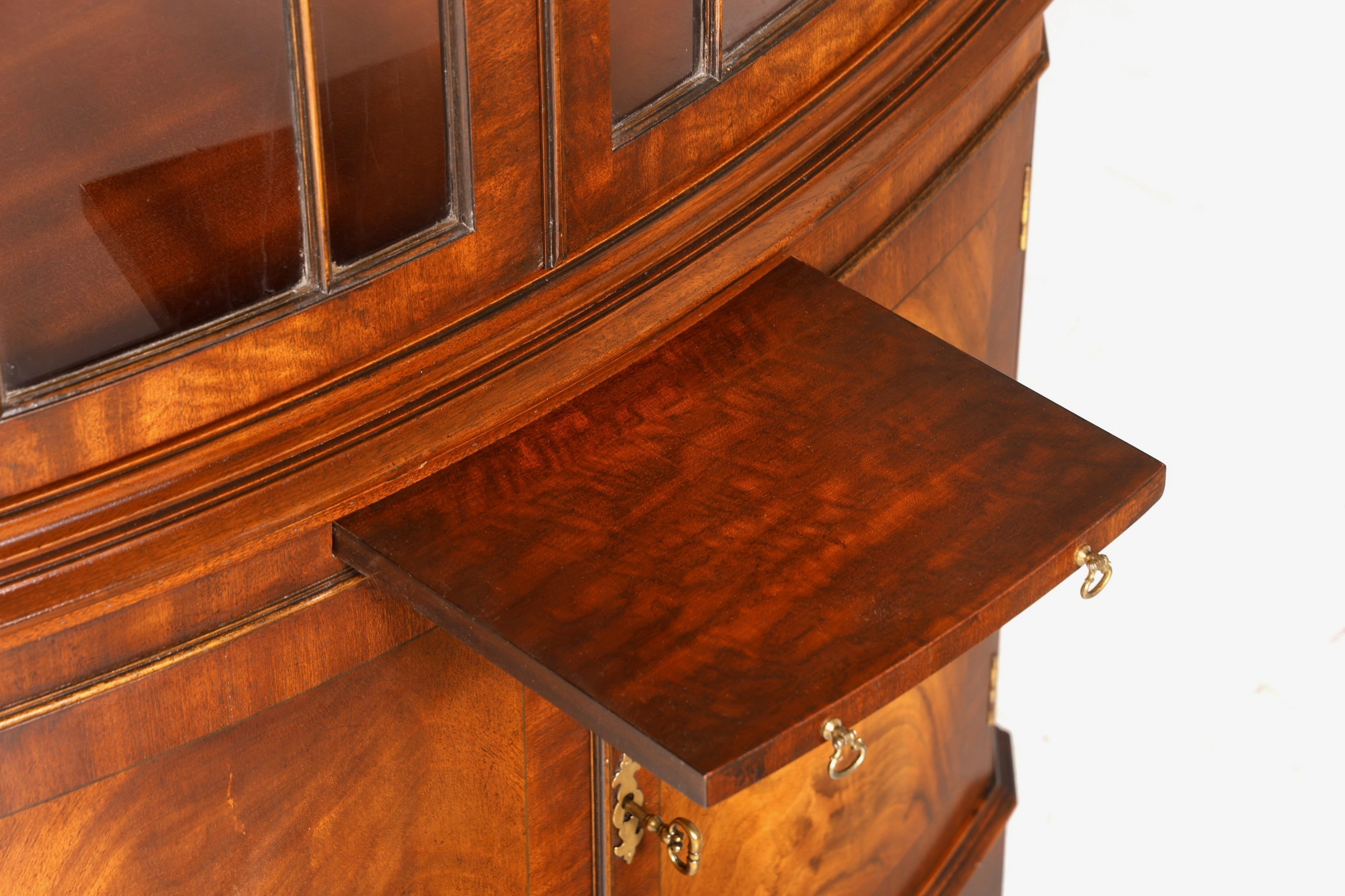 Wunderschöne Georgischer Eckvitrine Mahagoni Antik 50s echt Holz Schrank Englisch Eckschrank Glasvitrine