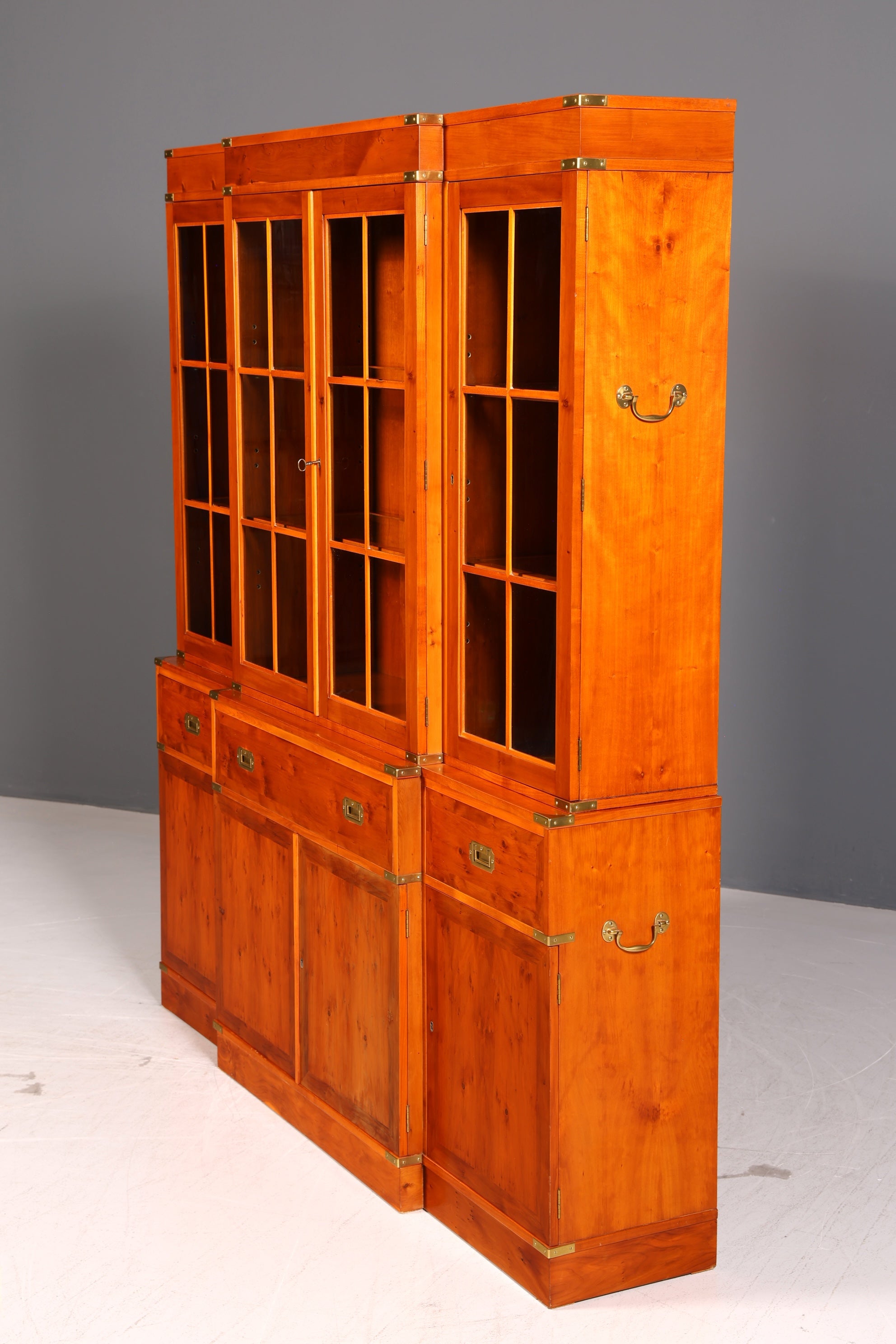 Beeindruckender Maritimer Englischer Vitrinenschrank Bibliothek Bücherschrank Anrichte Buffet Glasvitrine Antik Vintage