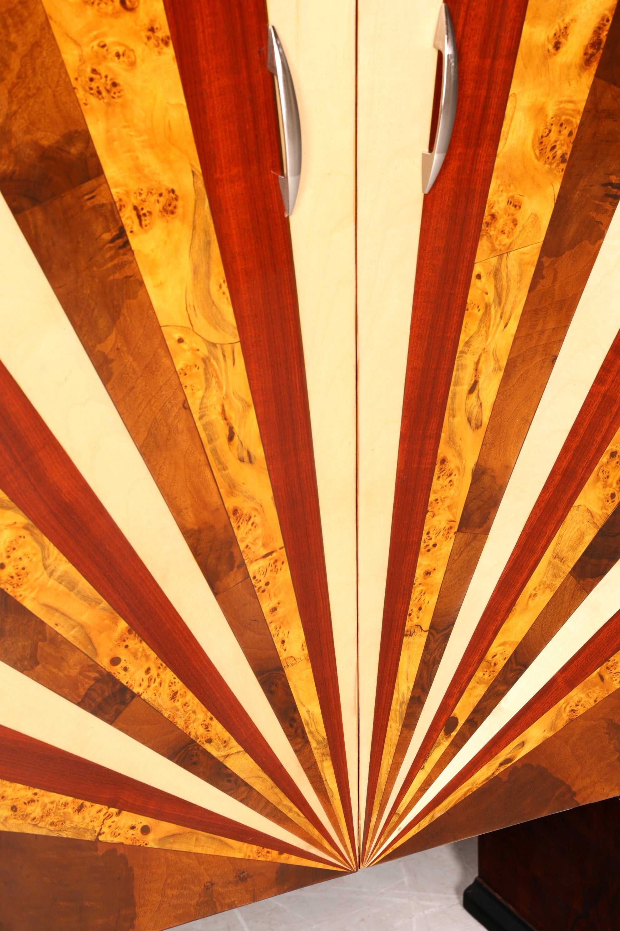 Traumhafter Art Deco Design Schrank Highboard Kommode Vertiko Sun Wäscheschrank Dielenschrank