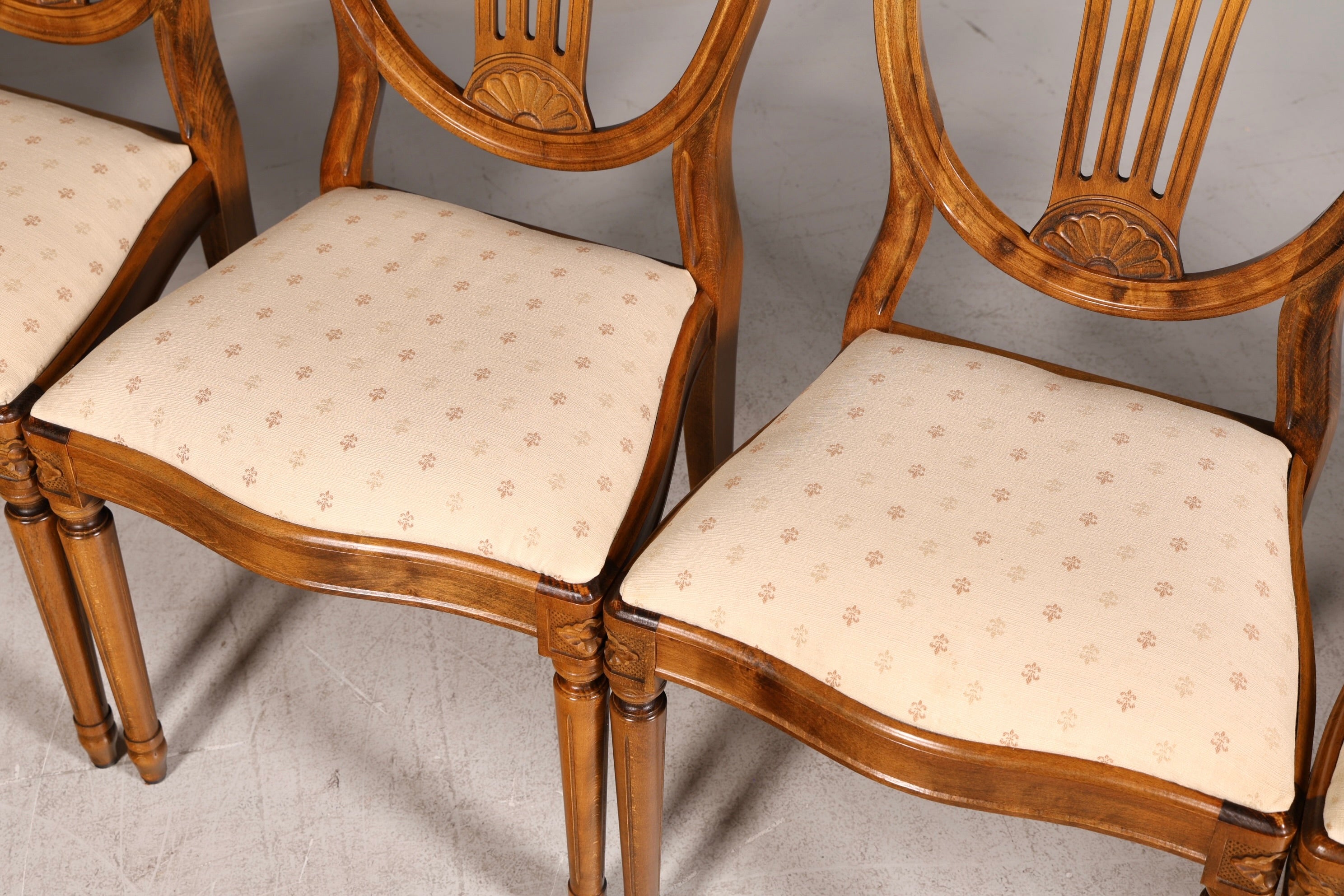 6x Traumhafte Stühle im Gustavianischen Stil Englisch Küchenstühle Antik Stil Esszimmer Stuhl Set
