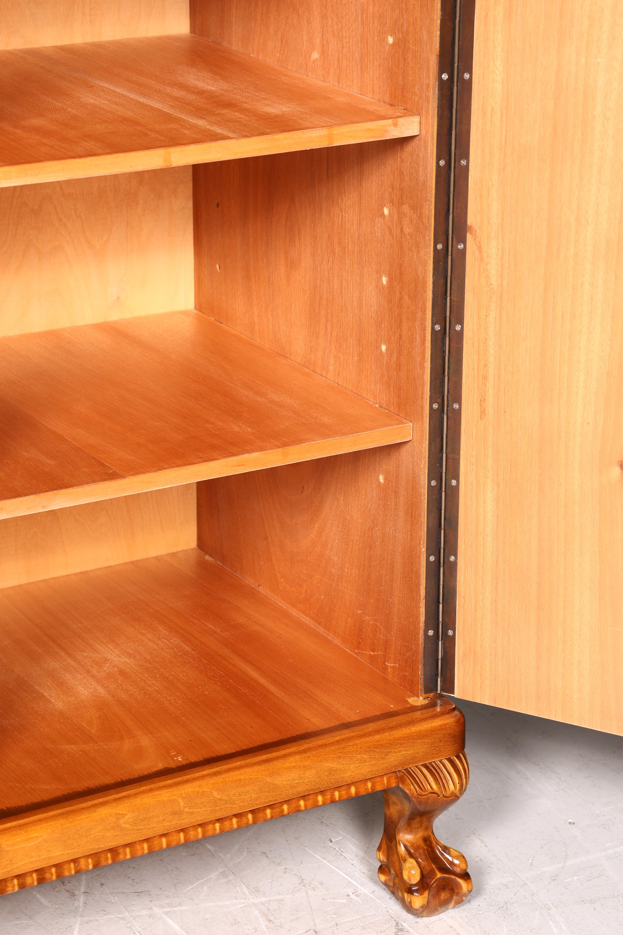 Élégant meuble de style Chippendale, style baroque, vertiko, haut-meuble, antiquité des années 1950/60, commode, classeur, armoire à linge