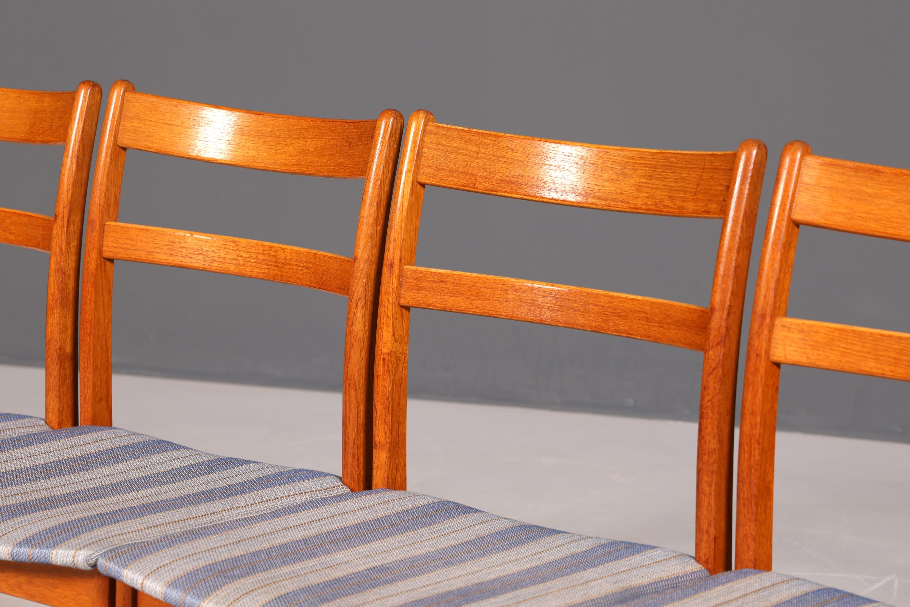 G403 Finish cm 4x Mid Century Teak Holz Stühle Made in Denmark Retro Stuhlset Danish Design Küchenstühle (Kopie)