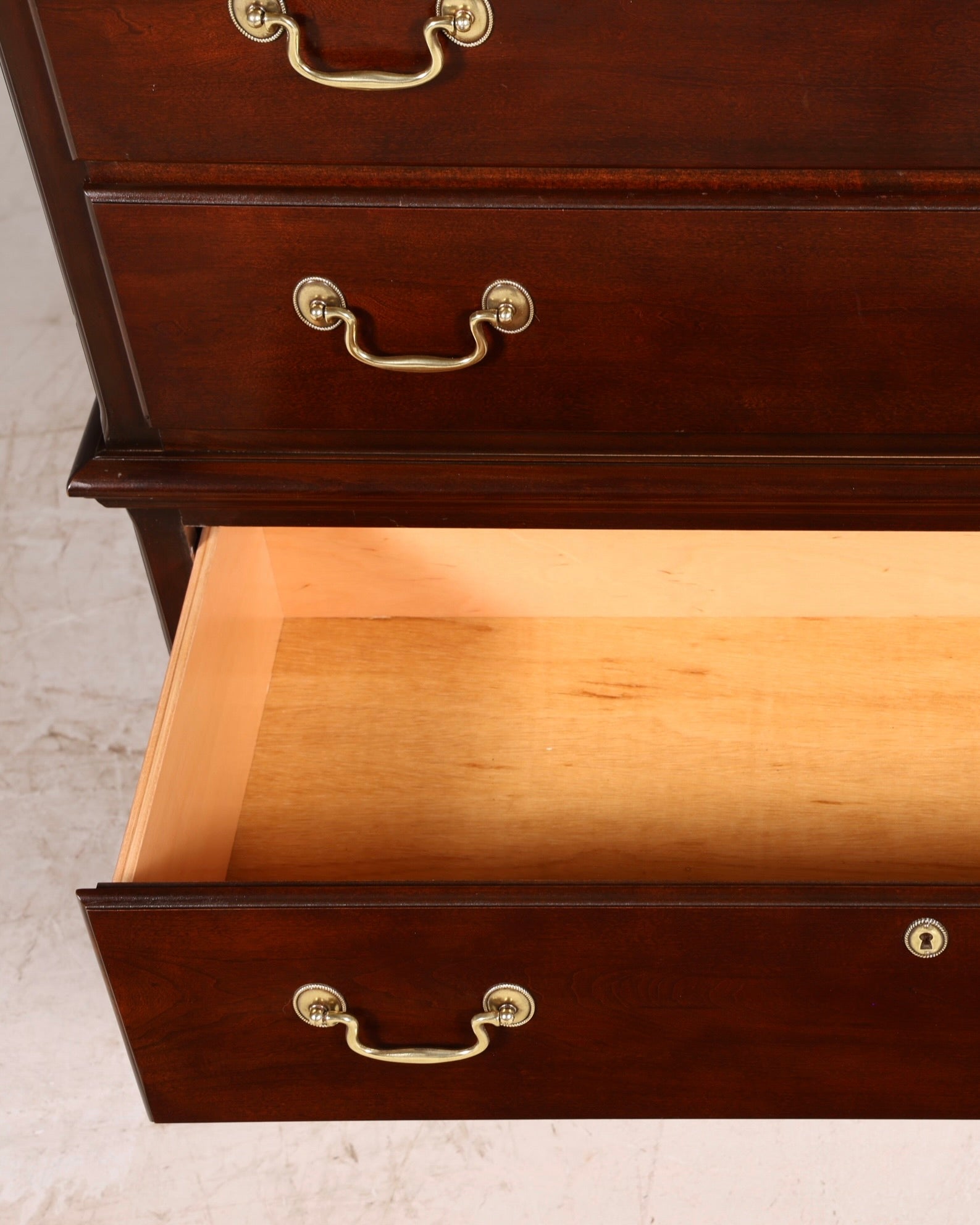 Commode haute Drexel Heritage Vertiko, style antique, meuble américain à tiroirs, chiffonnier, commode à linge
