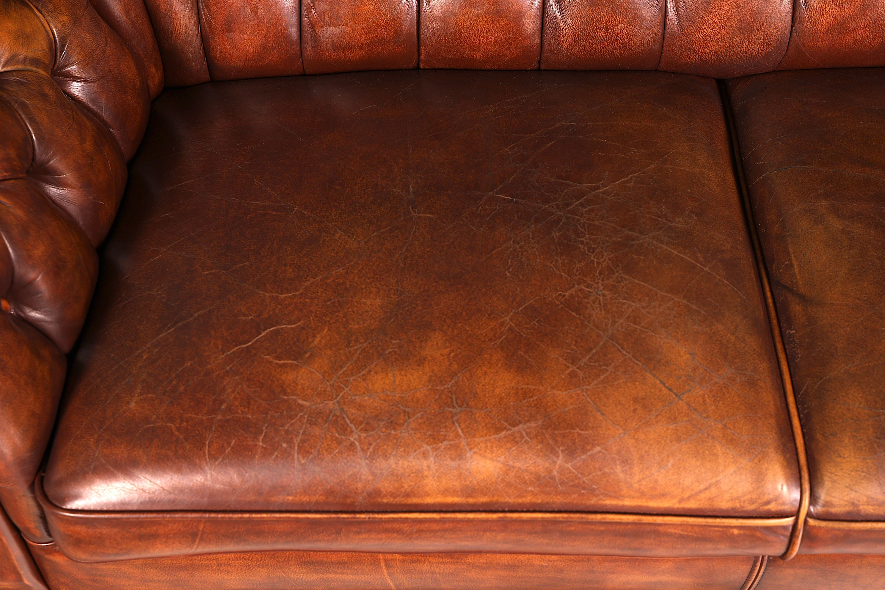 G448 Finish Wunderschönes Original Chesterfield 2er Sofa Englisch Oxblood Leder 2- Sitzer Couch (Kopie)