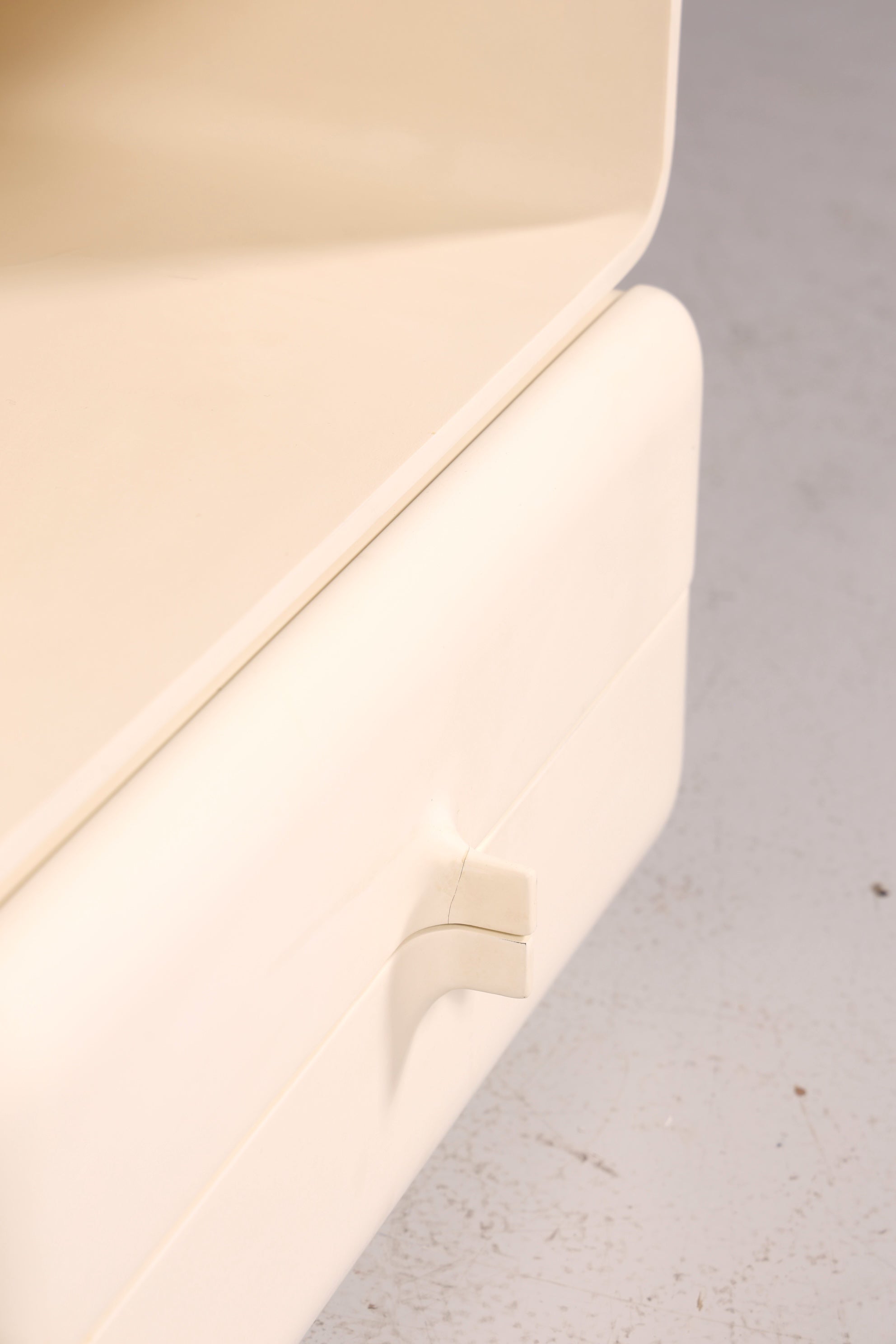 Commode rare du milieu du XXe siècle, table de chevet modulaire au design futuriste, commode vintage française, 1 sur 5