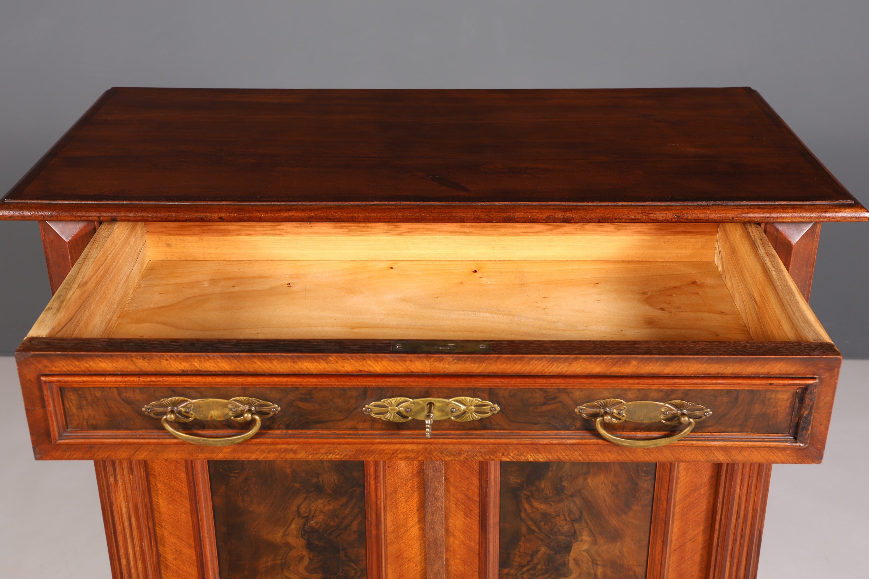 Traumhaftes Gründerzeit Vertiko Jugendstil Schrank Antik Highboard Kommode