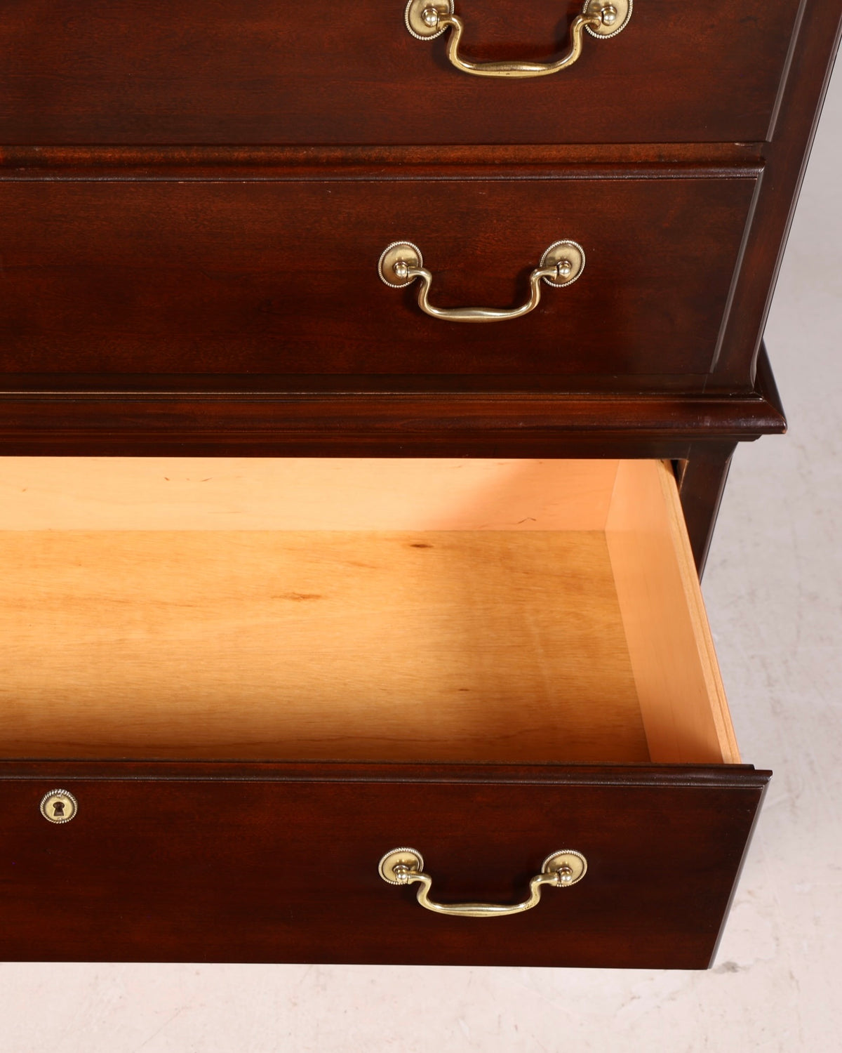 Commode haute Drexel Heritage Vertiko, style antique, meuble américain à tiroirs, chiffonnier, commode à linge
