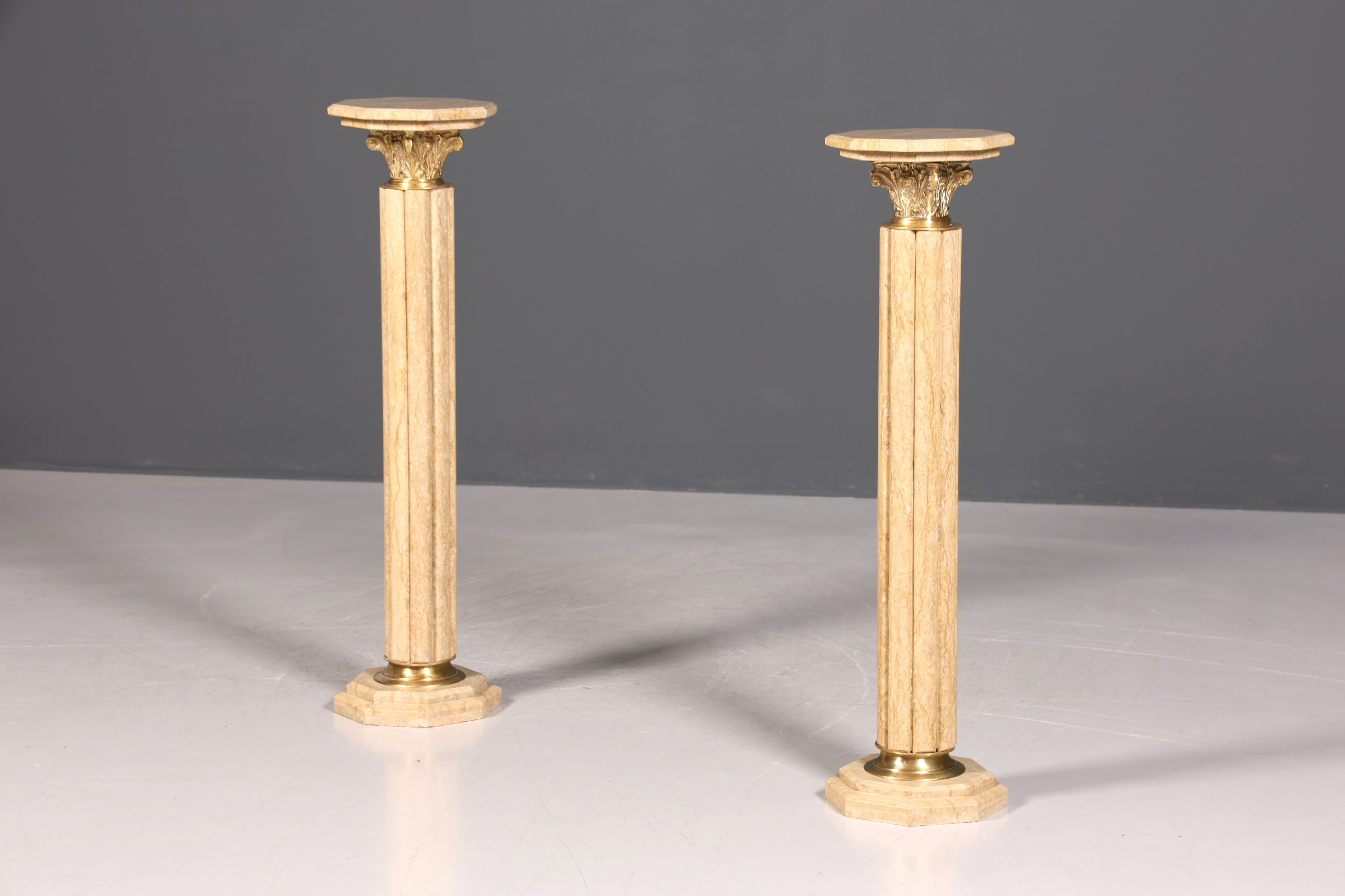 Wunderschöne Barock Stil Säule Louis XV Marmor Blumensäule Naturstein Beige Sockel Ablage 1 von 2