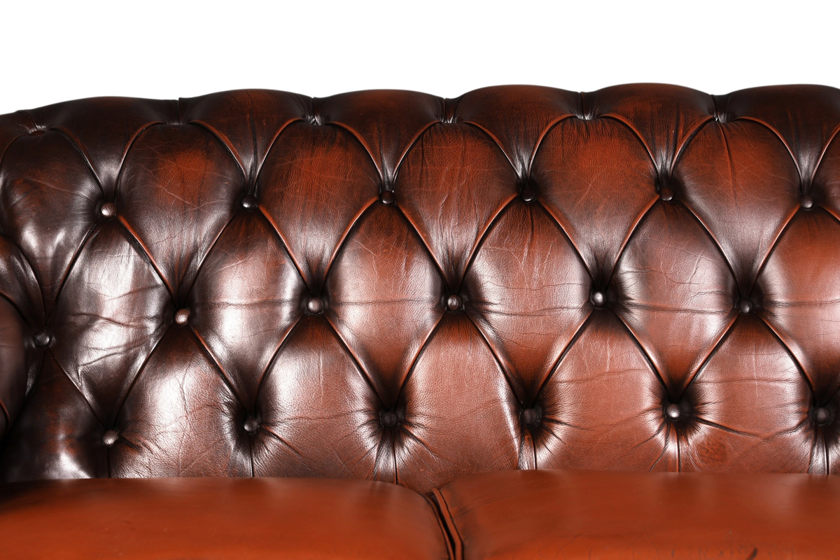 Hauptstadt Möblerei Chesterfield Centurion 3-Sitzer Sofa aus braunem Echtleder mit klassischer Knopfheftung