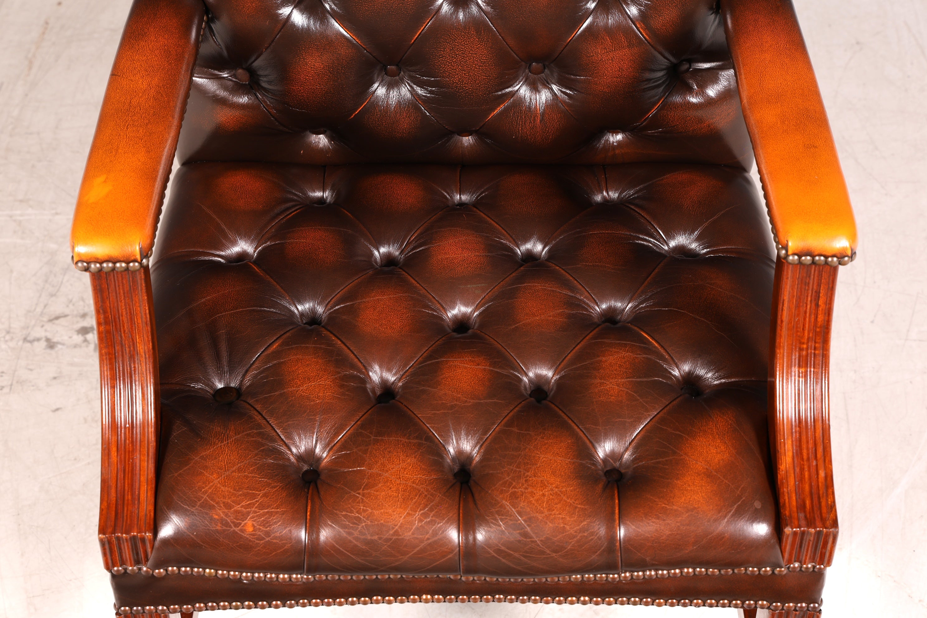 Original Chesterfield Sessel Englischer Armlehnstuhl Echt Leder Bürostuhl Lounge
