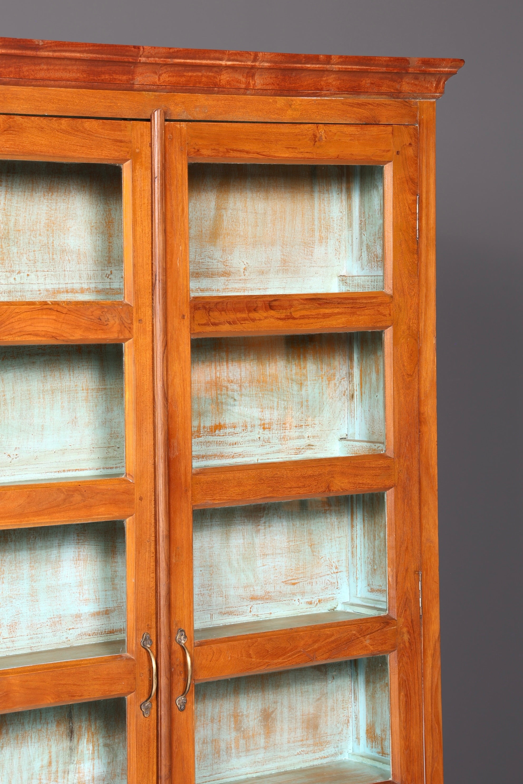 Wunderschöne Vitrine im Kolonial Stil Schrank Bücherregal Landhaus Stil Englisch Geschirrschrank Glasvitrine Echt Holz Vintage