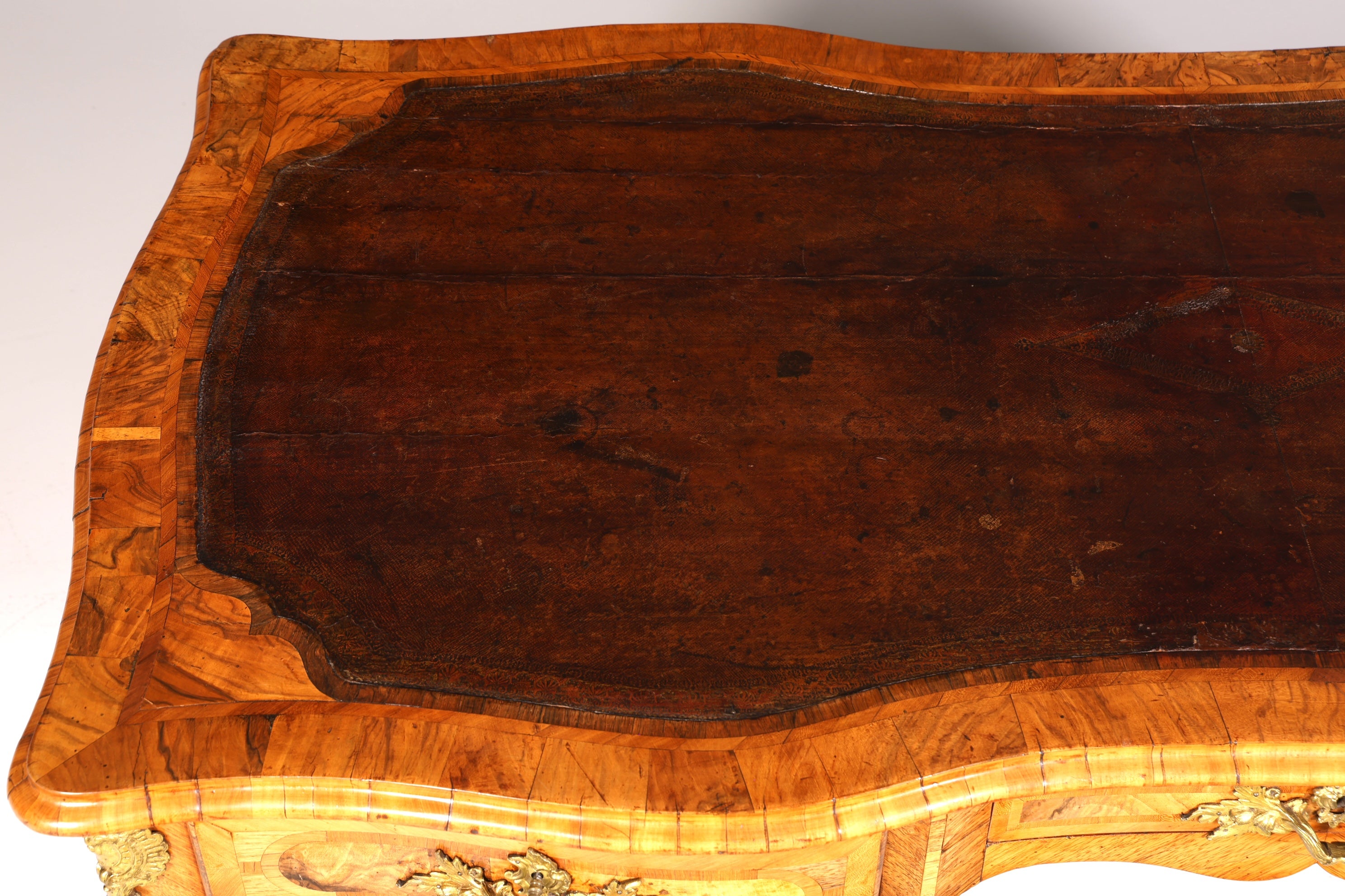 Bureau Louis XV original et majestueux de 1780, bureau plat français en cuir véritable, bureau de bureau ancien