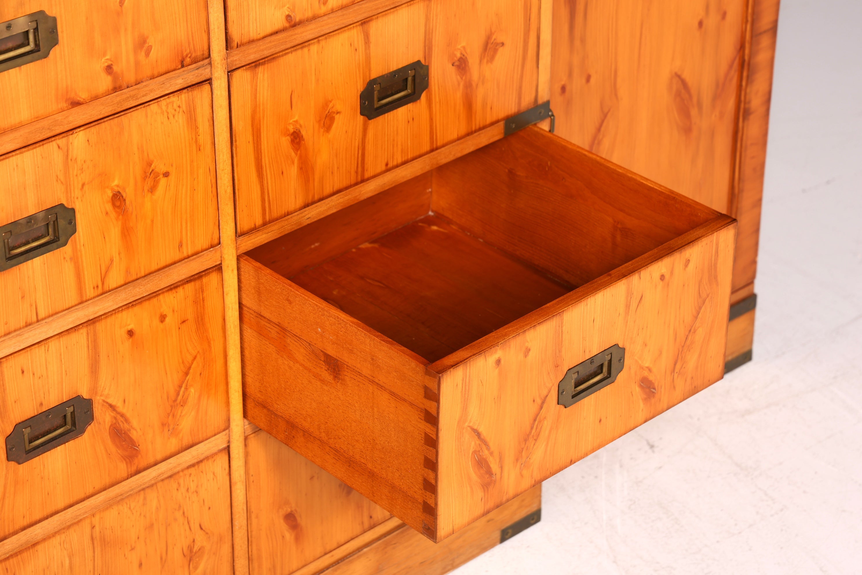 Magnifique vitrine maritime, meuble anglais, bibliothèque en bois véritable, buffet anglais