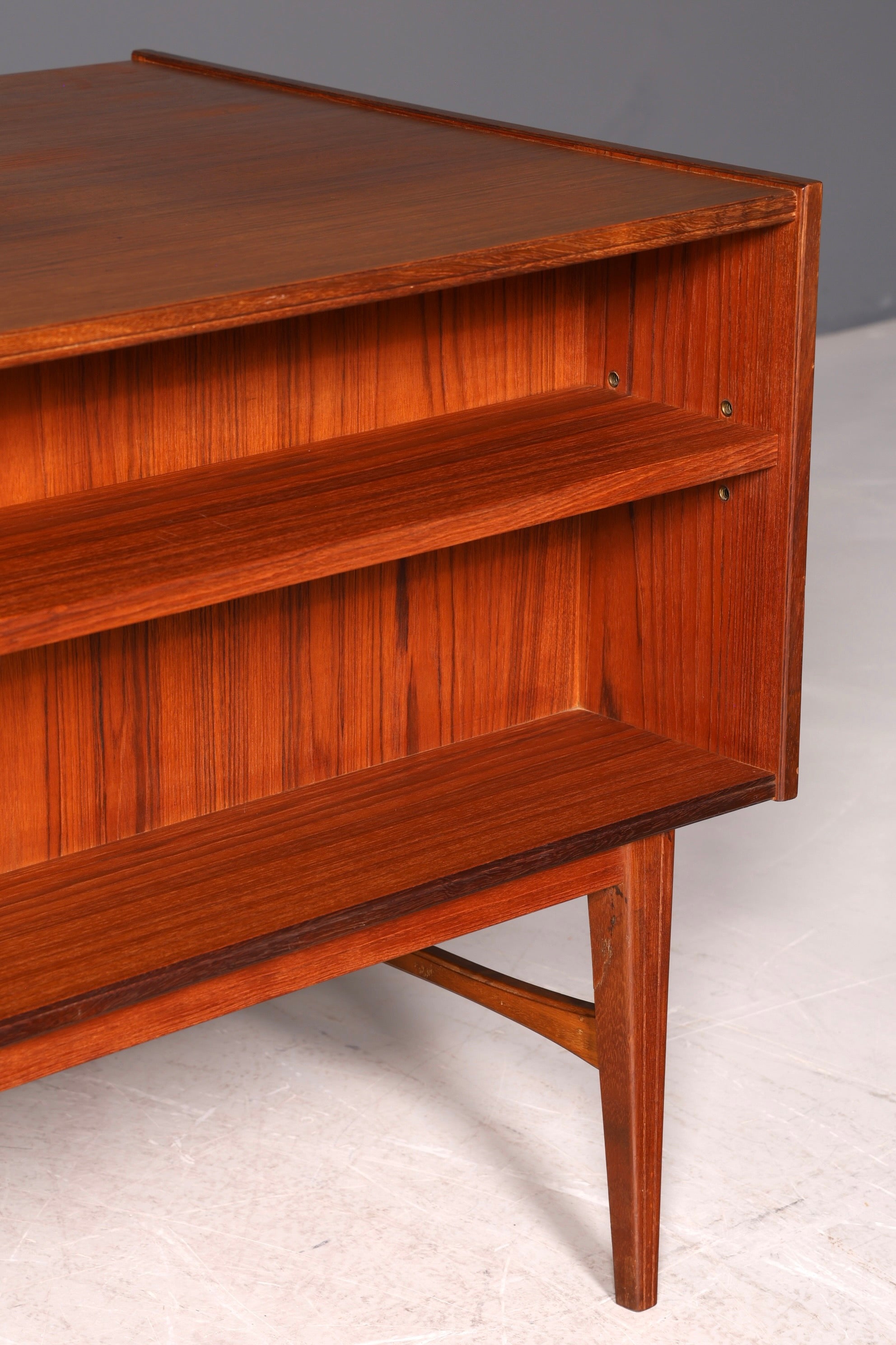 G036 Finish cm Wunderschöner Mid Century Schreibtisch Danish Design Bürotisch 60er Jahre Office Table (Kopie)