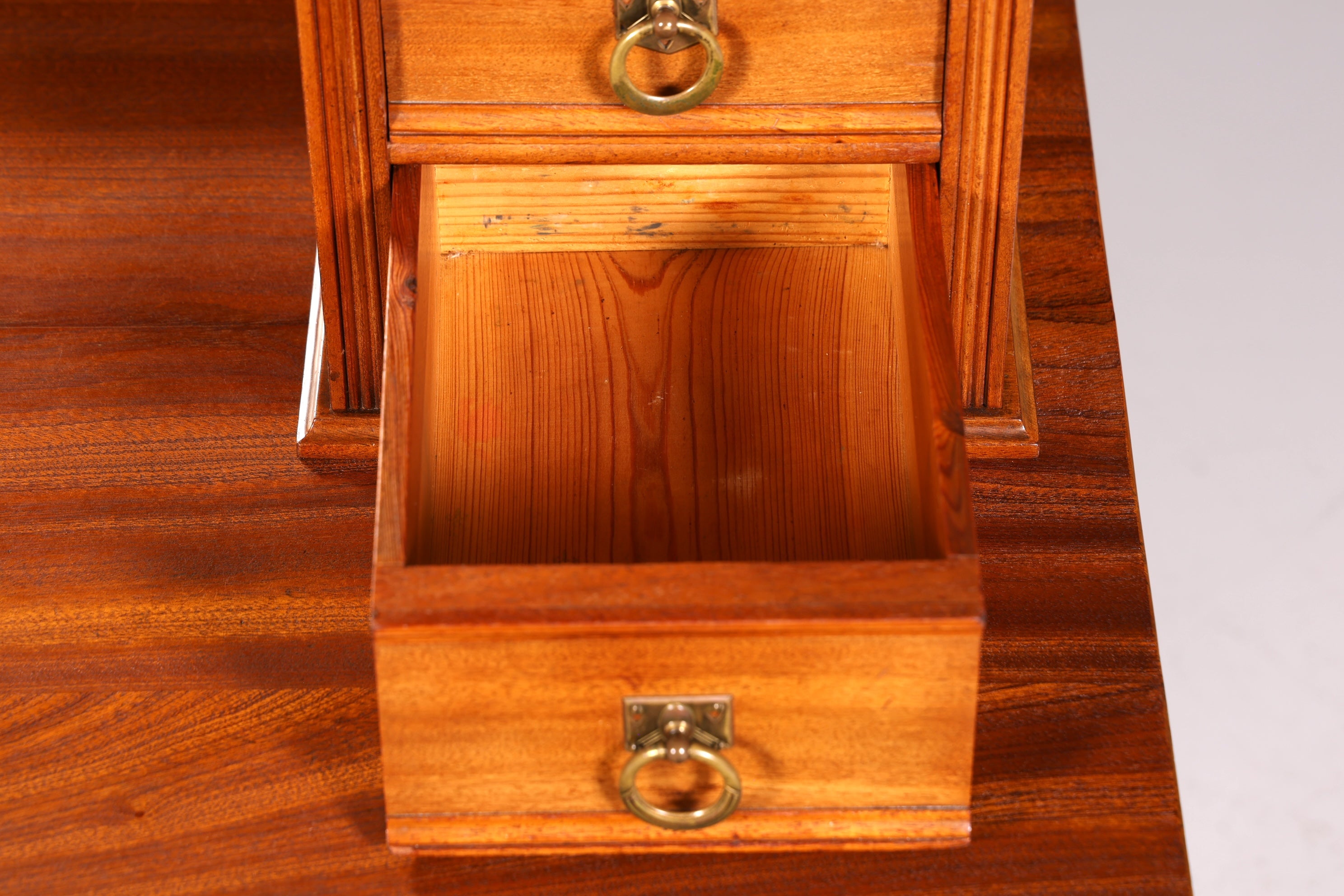 Magnifique buffet ancien Art Nouveau avec miroir, commode d&