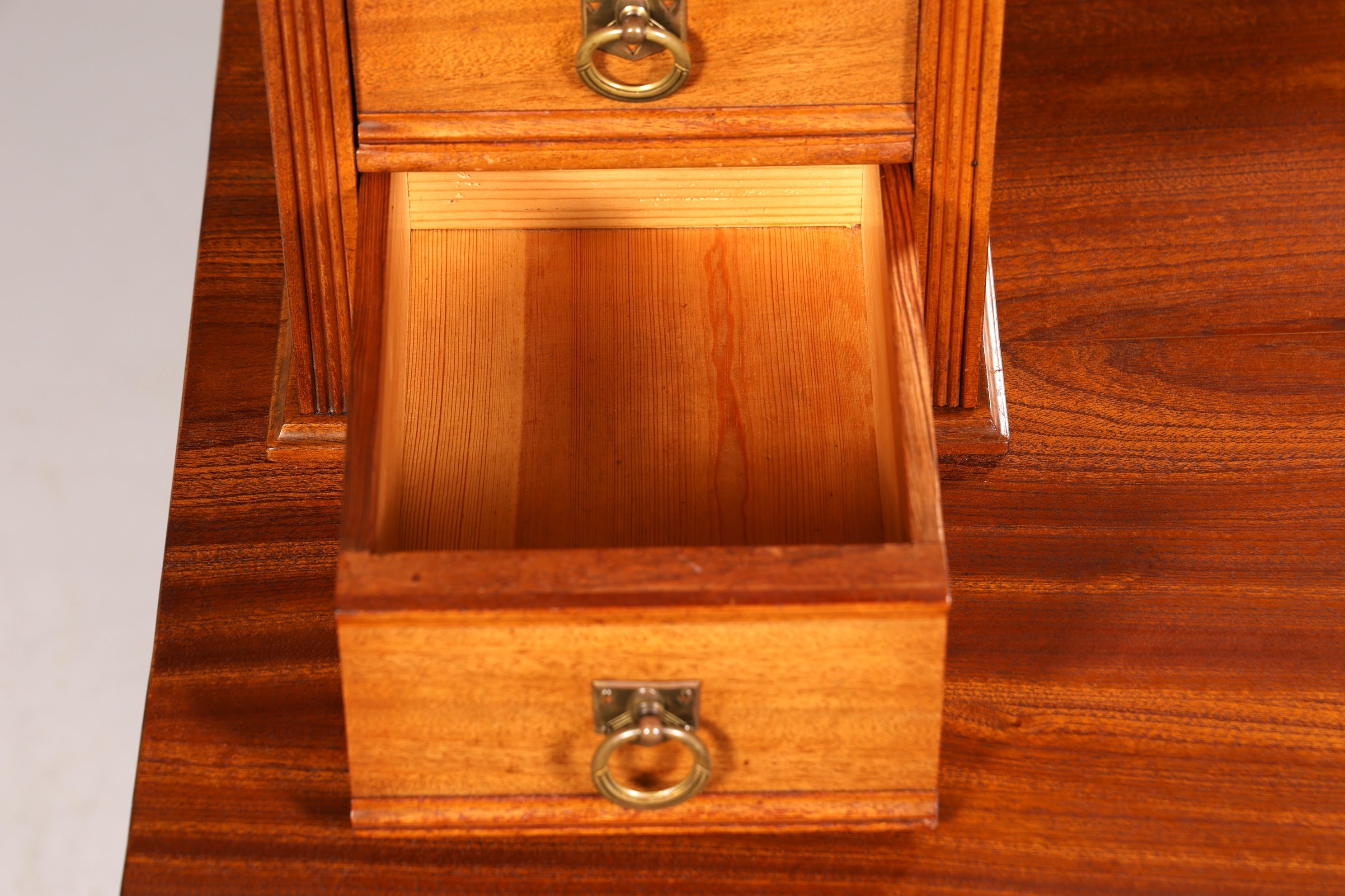 Magnifique buffet ancien Art Nouveau avec miroir, commode d&