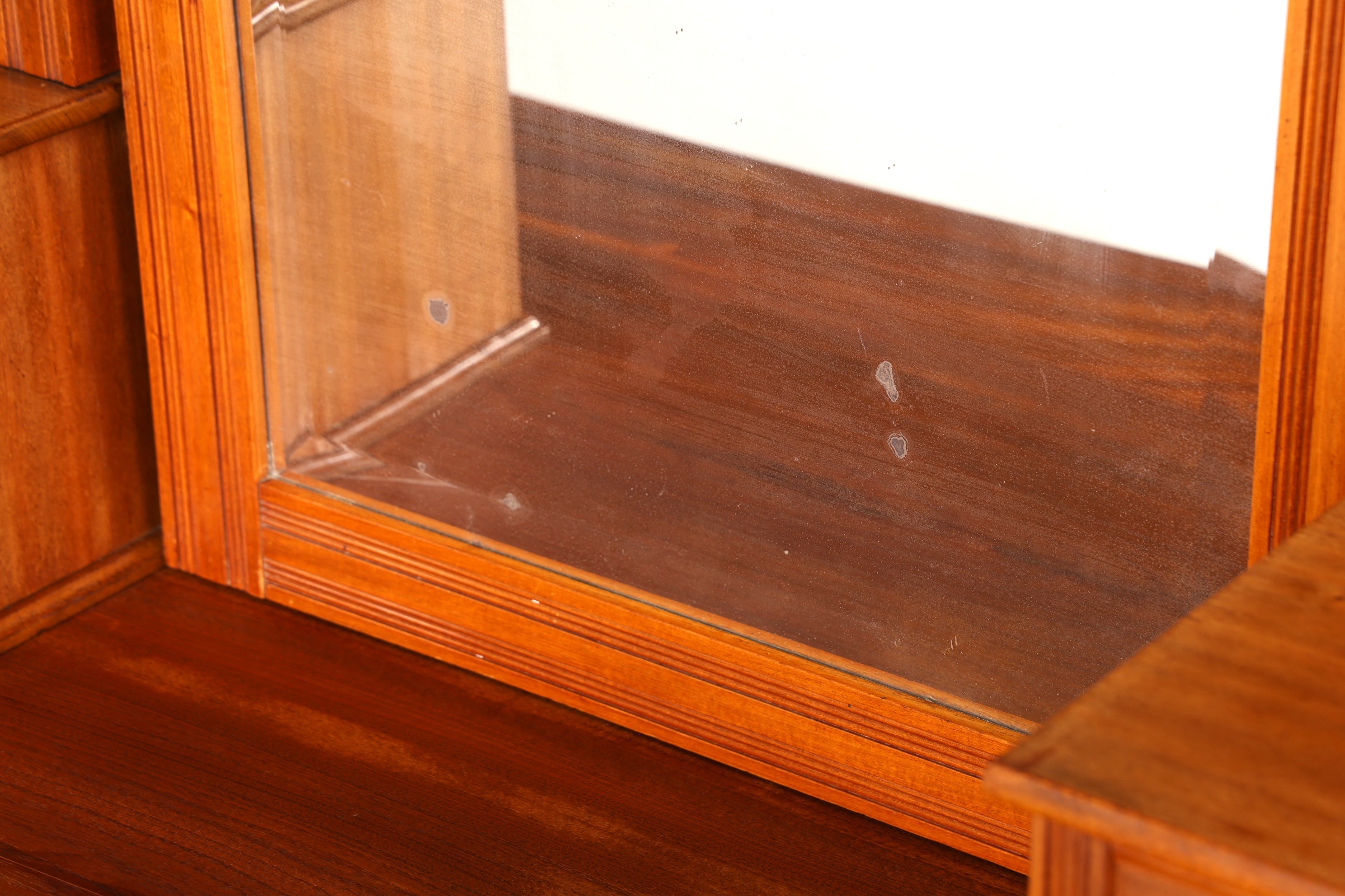 Magnifique buffet ancien Art Nouveau avec miroir, commode d&