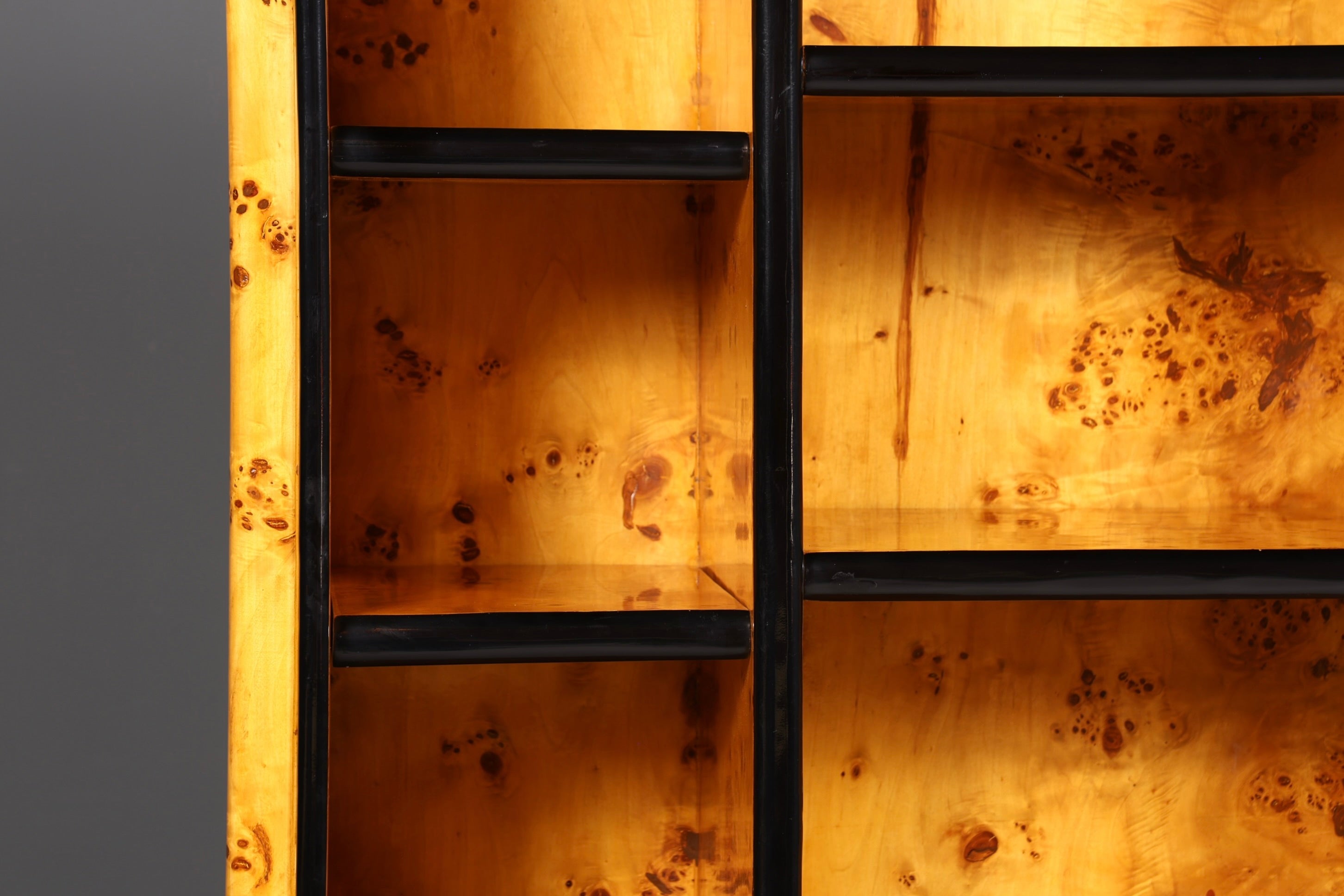 Bibliothèque impressionnante en bouleau au design Art déco, étagère de luxe, style Biedermeier