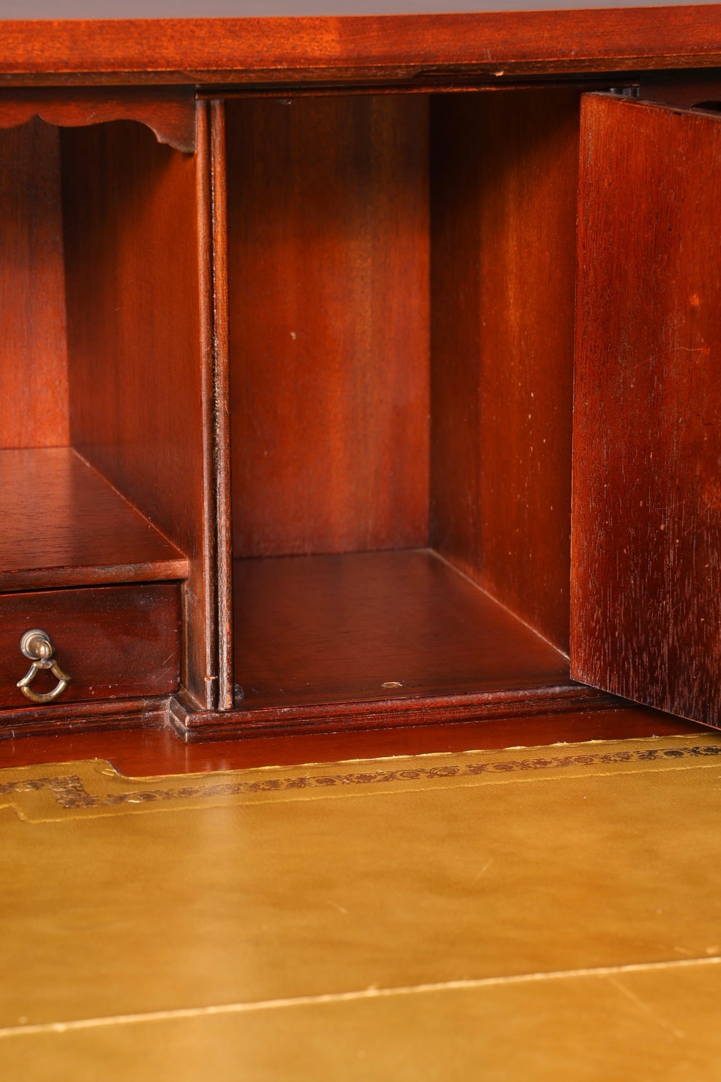 Magnifique secrétaire anglais, bureau, plateau en cuir véritable, table d&