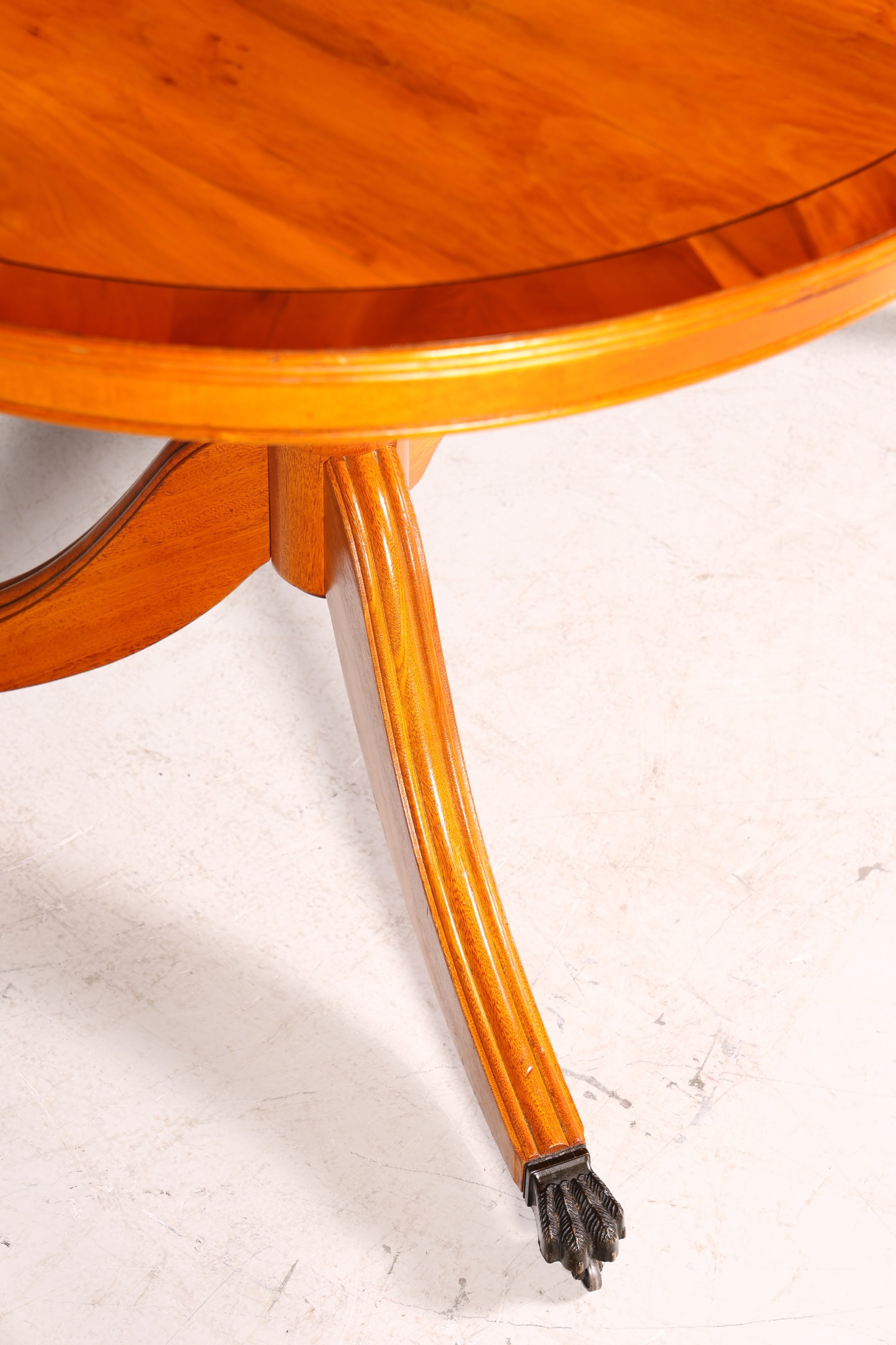 Magnifique table de salle à manger extensible de style anglais ancien, table de cuisine des années 60, en bois d&