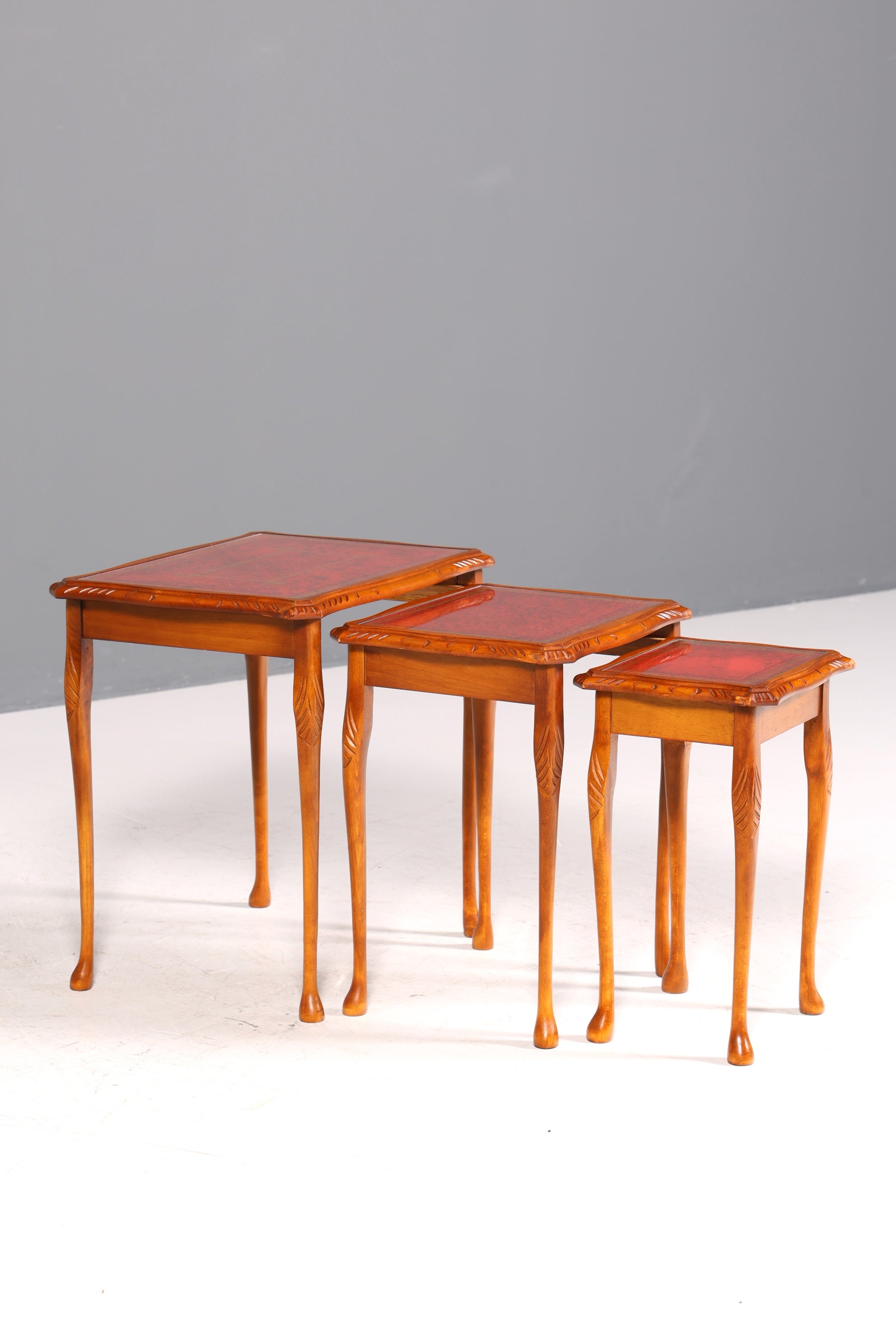 Magnifique ensemble de trois tables d&