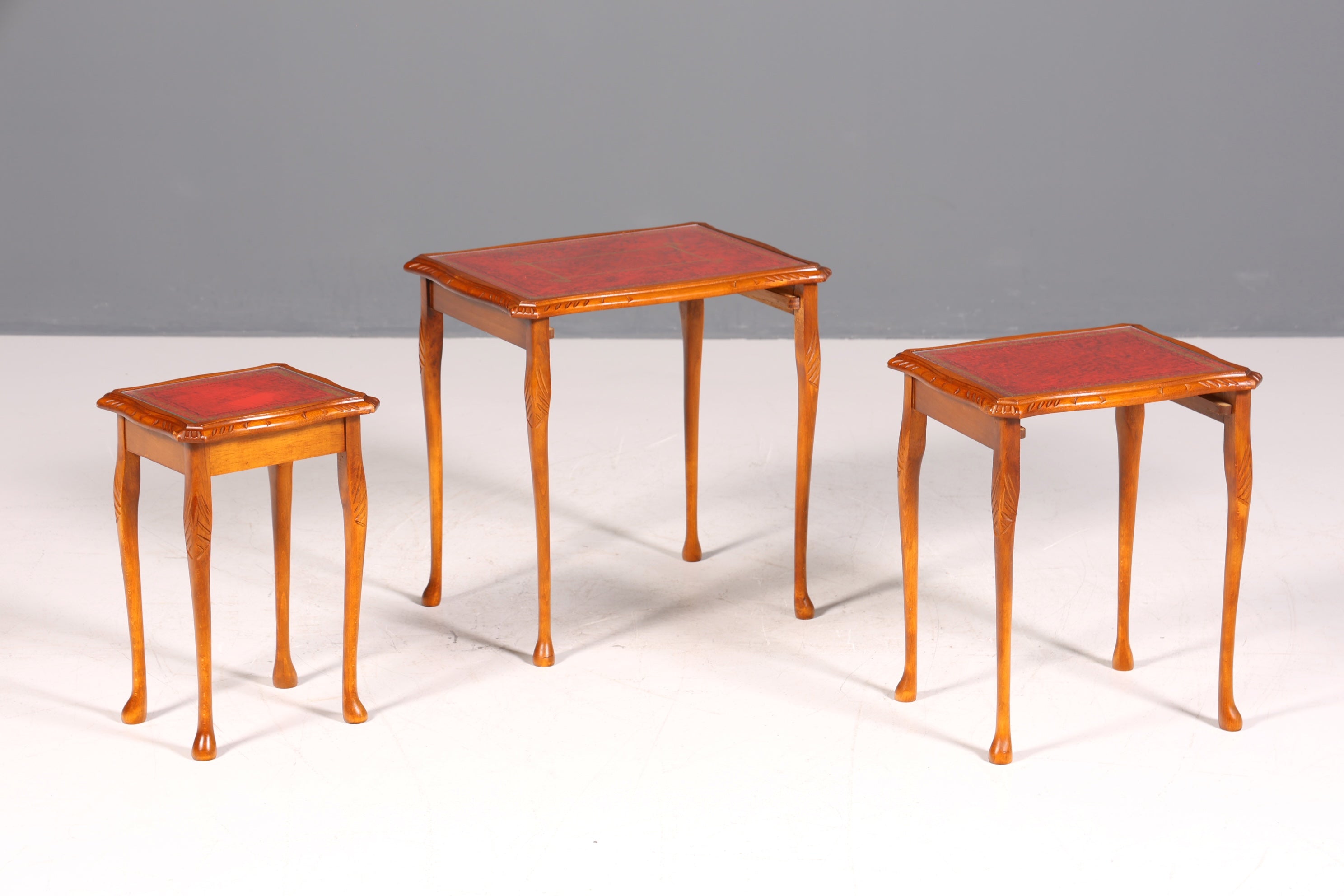 Magnifique ensemble de trois tables d&