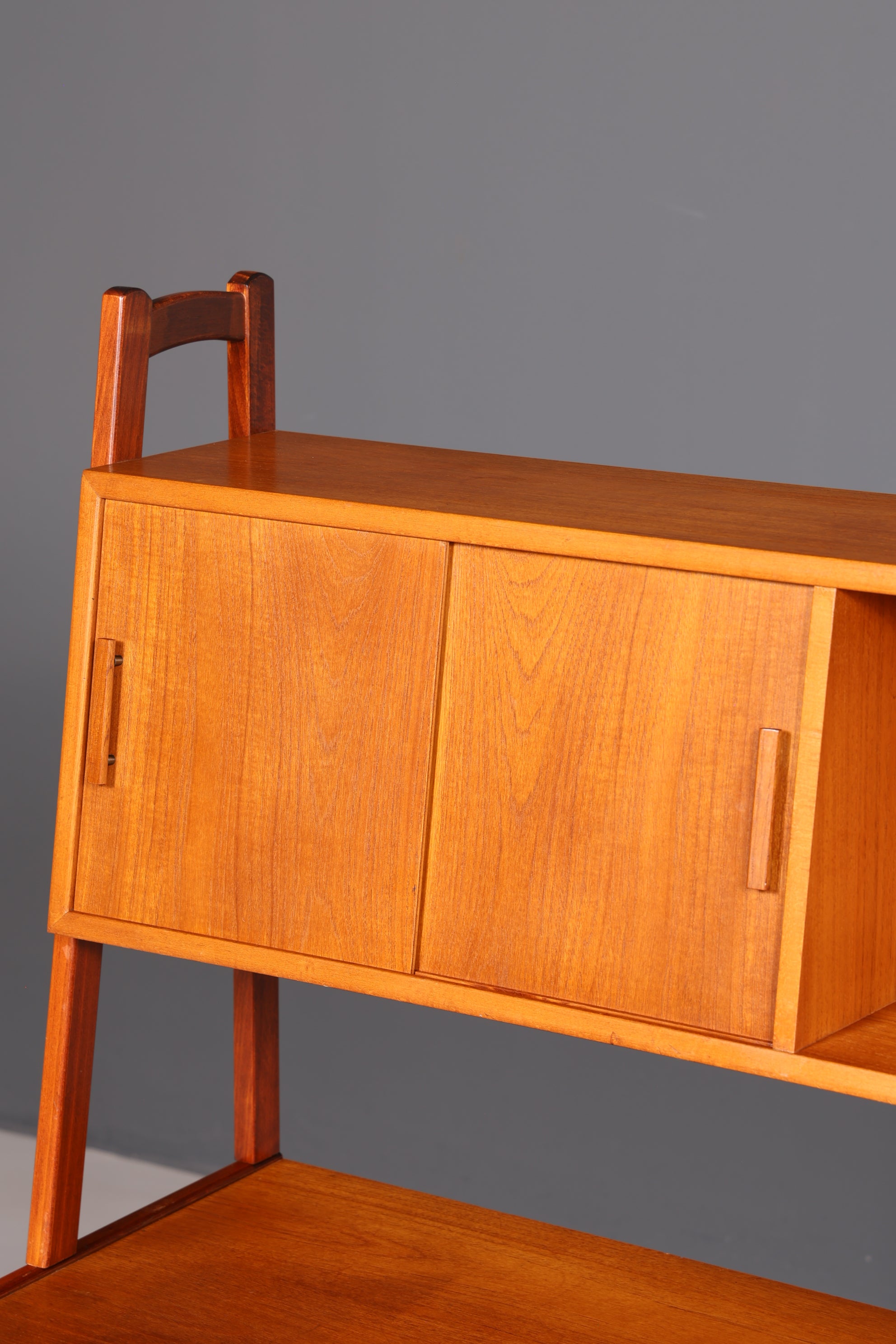 Wunderschöner Mid Century Schreibtisch mit Regalaufsatz Teak Danish Design Bürotisch Vintage 60s
