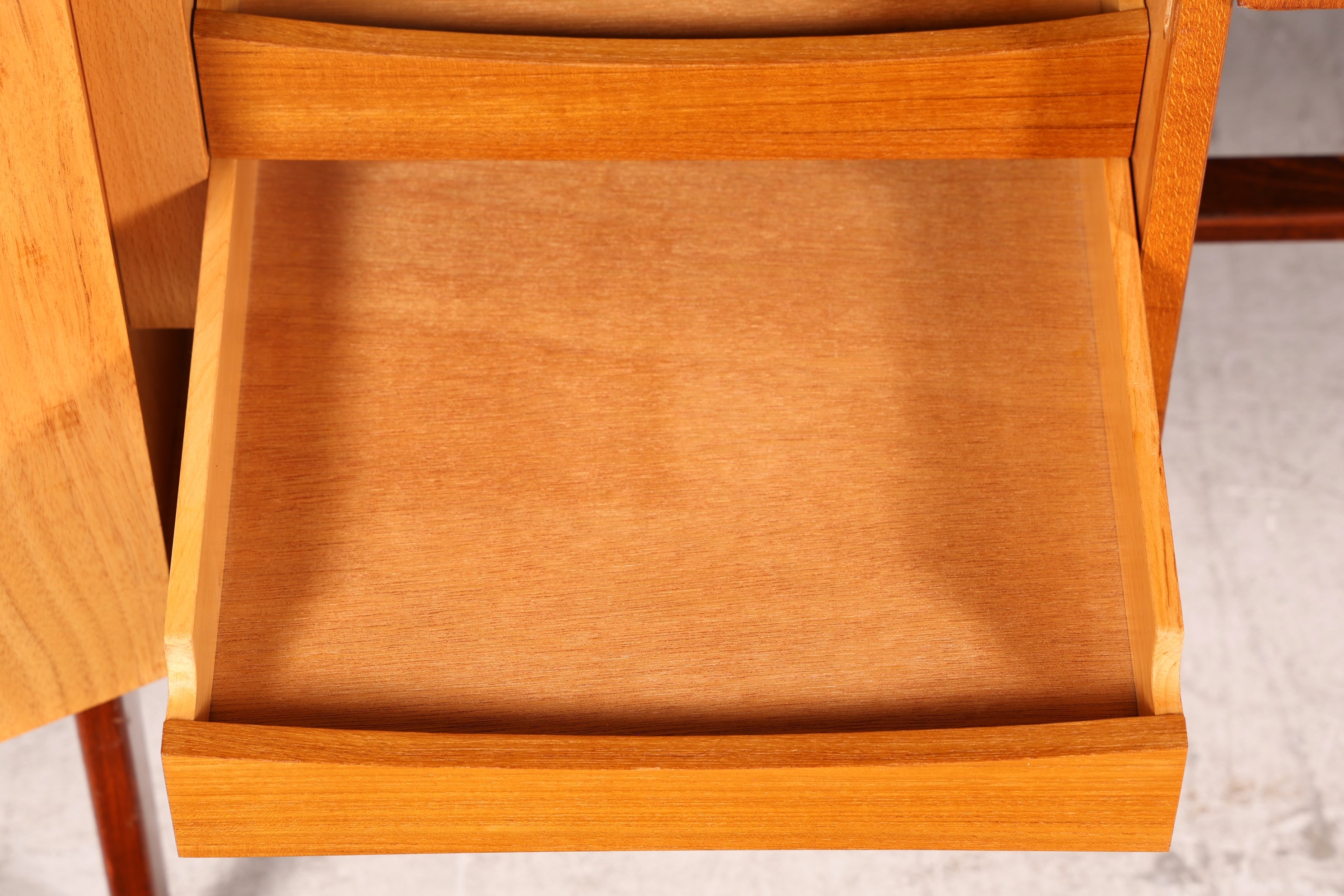 Wunderschöner Mid Century Schreibtisch mit Regalaufsatz Teak Danish Design Bürotisch Vintage 60s