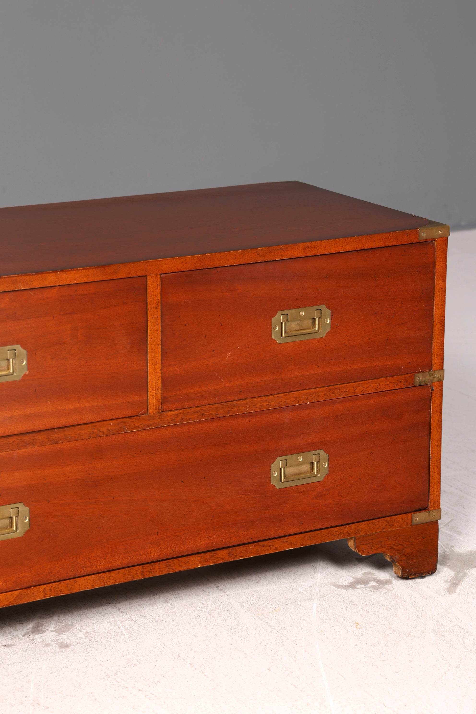 Wunderschöne Maritime Kommode Kemble Englisch Military Chest Schubladenkommode Wäschekommode 1 von 2