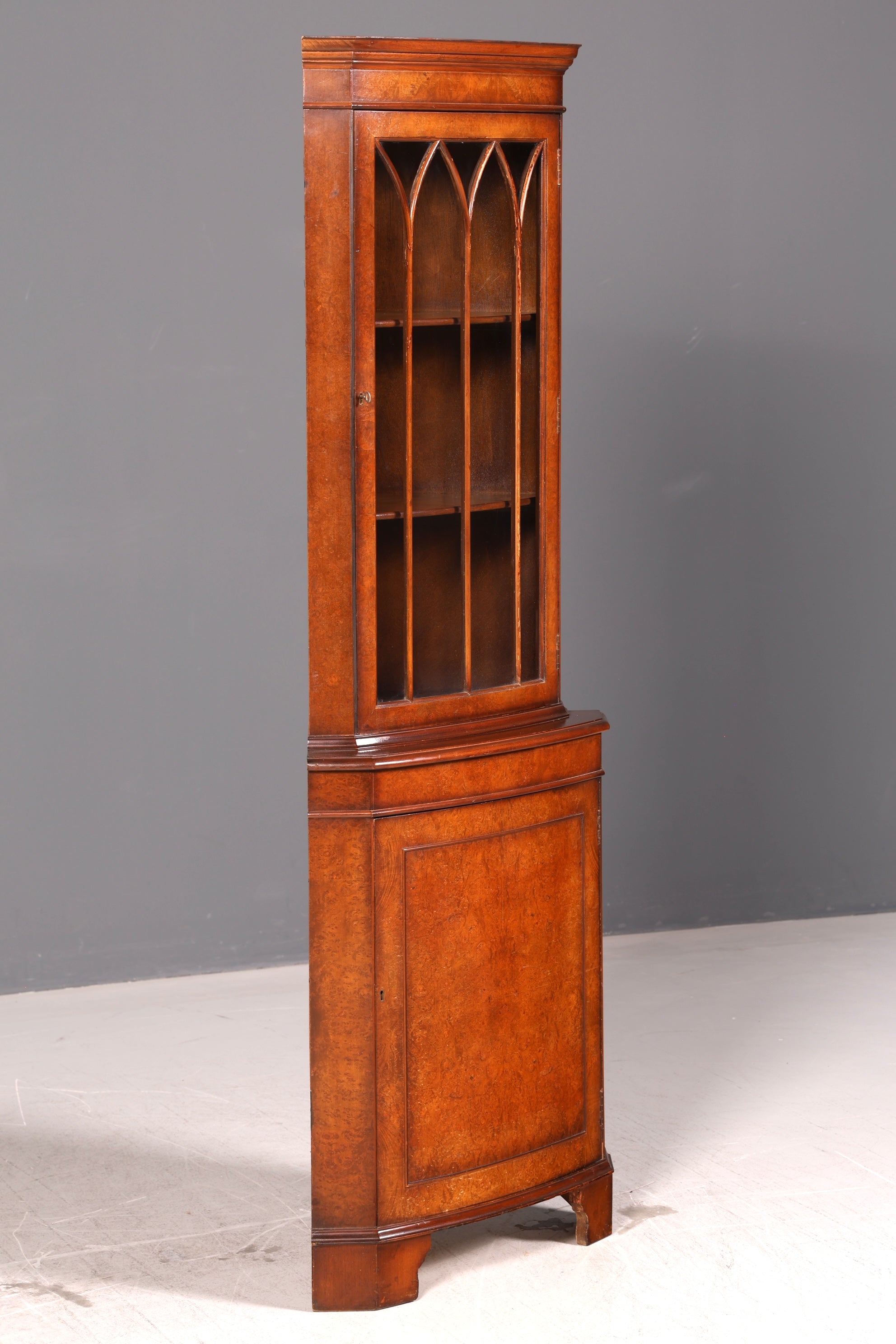 Wunderschöne Englische Eckvitrine Mahagoni Eckschrank Glasvitrine Vitrine Antik Echt Holz Vintage