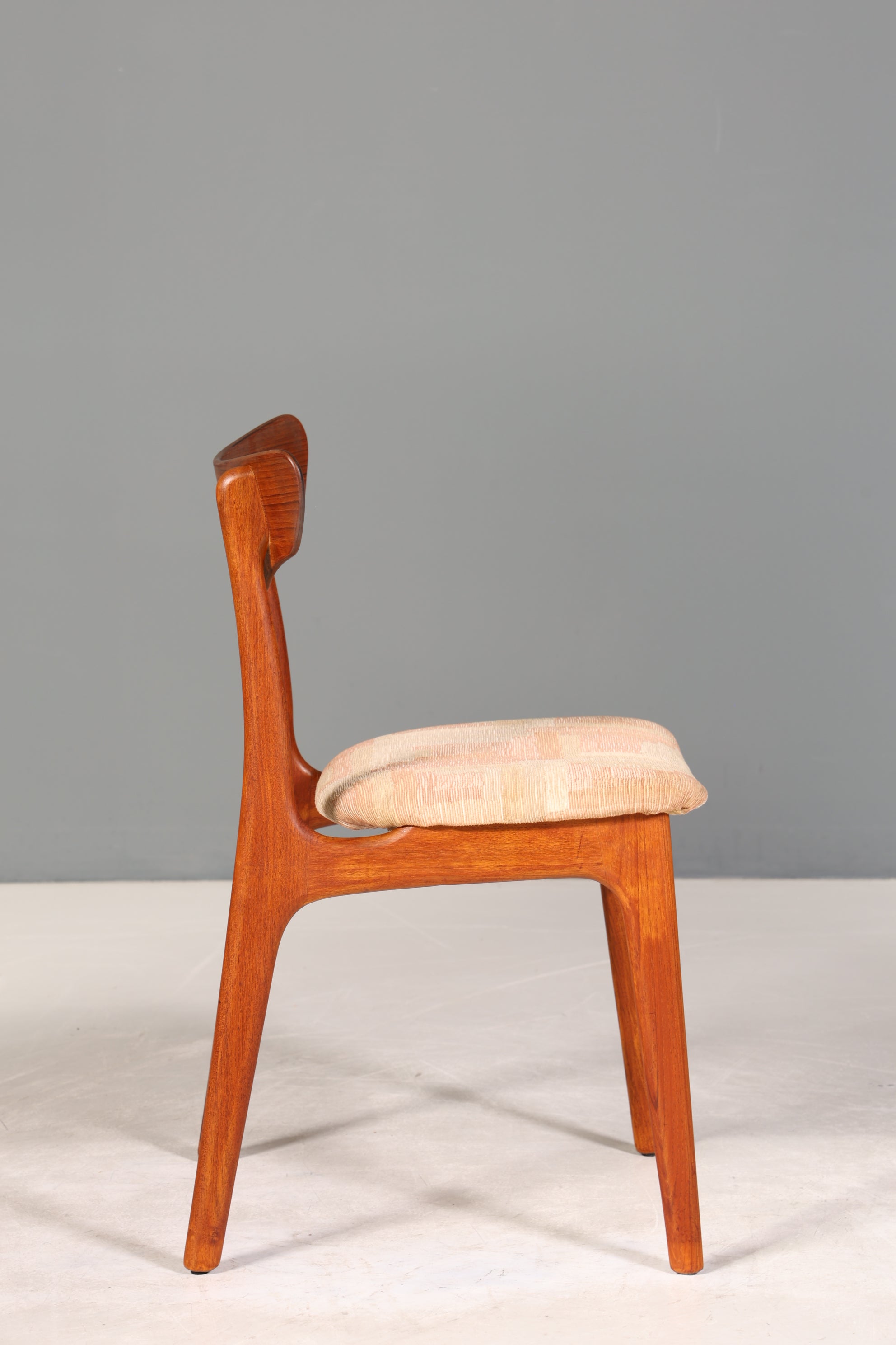 Stilvoller Original "Schiønning & Elgaard" Stuhl Mid Century Danish Teak Holz Esszimmer Stuhl Sekretär Stuhl 1 von 3