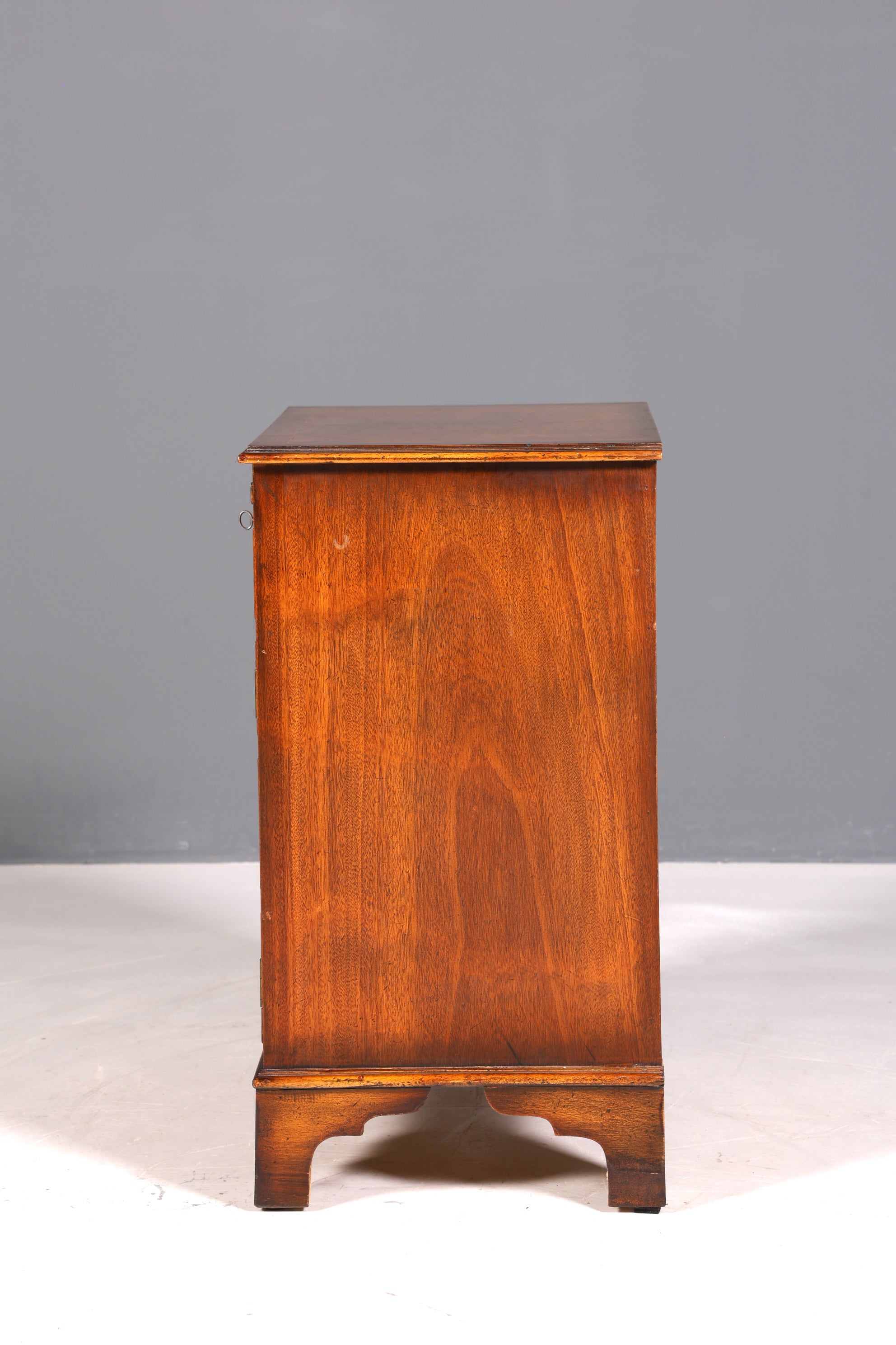 Magnifique commode anglaise en if, reproduction Longdale, meuble fabriqué au Royaume-Uni