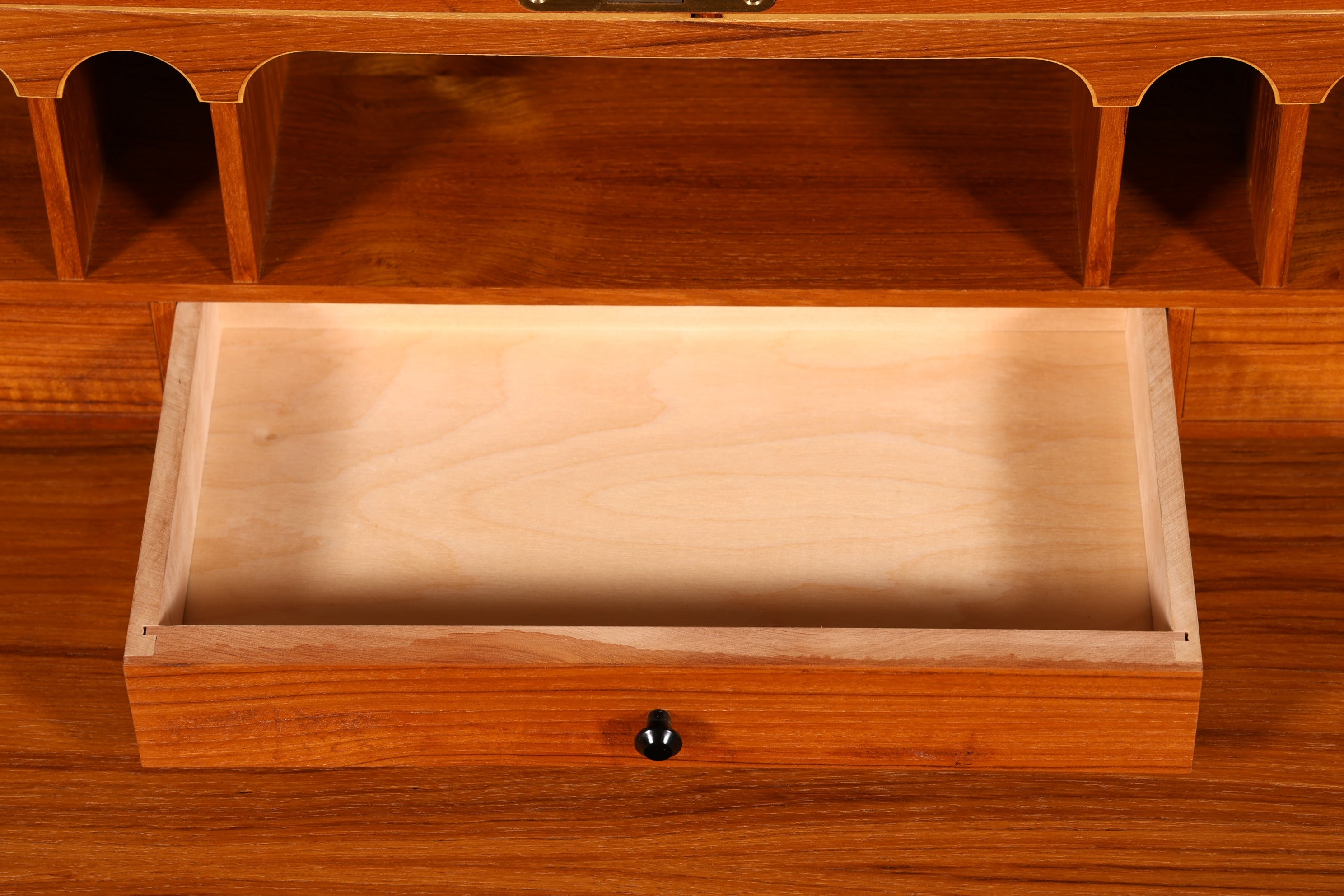 Magnifique secrétaire à rideau Mid-Century, commode de bureau, armoire vintage des années 60 en bois