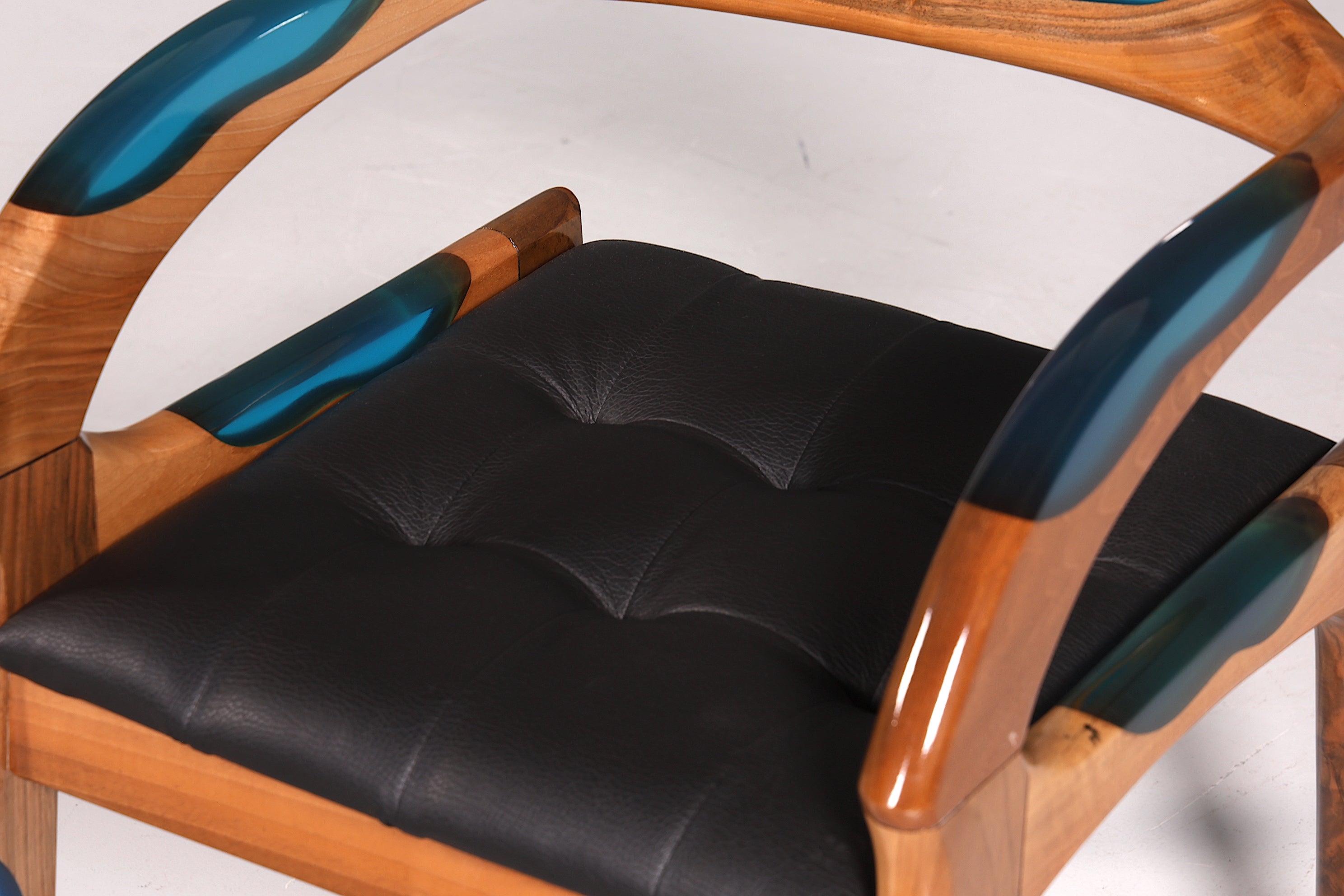 Epoxy Sessel "Arnson Plus Blue" Epoxidharz Armlehnsessel Massiv Nussbaum Sekretär Stuhl