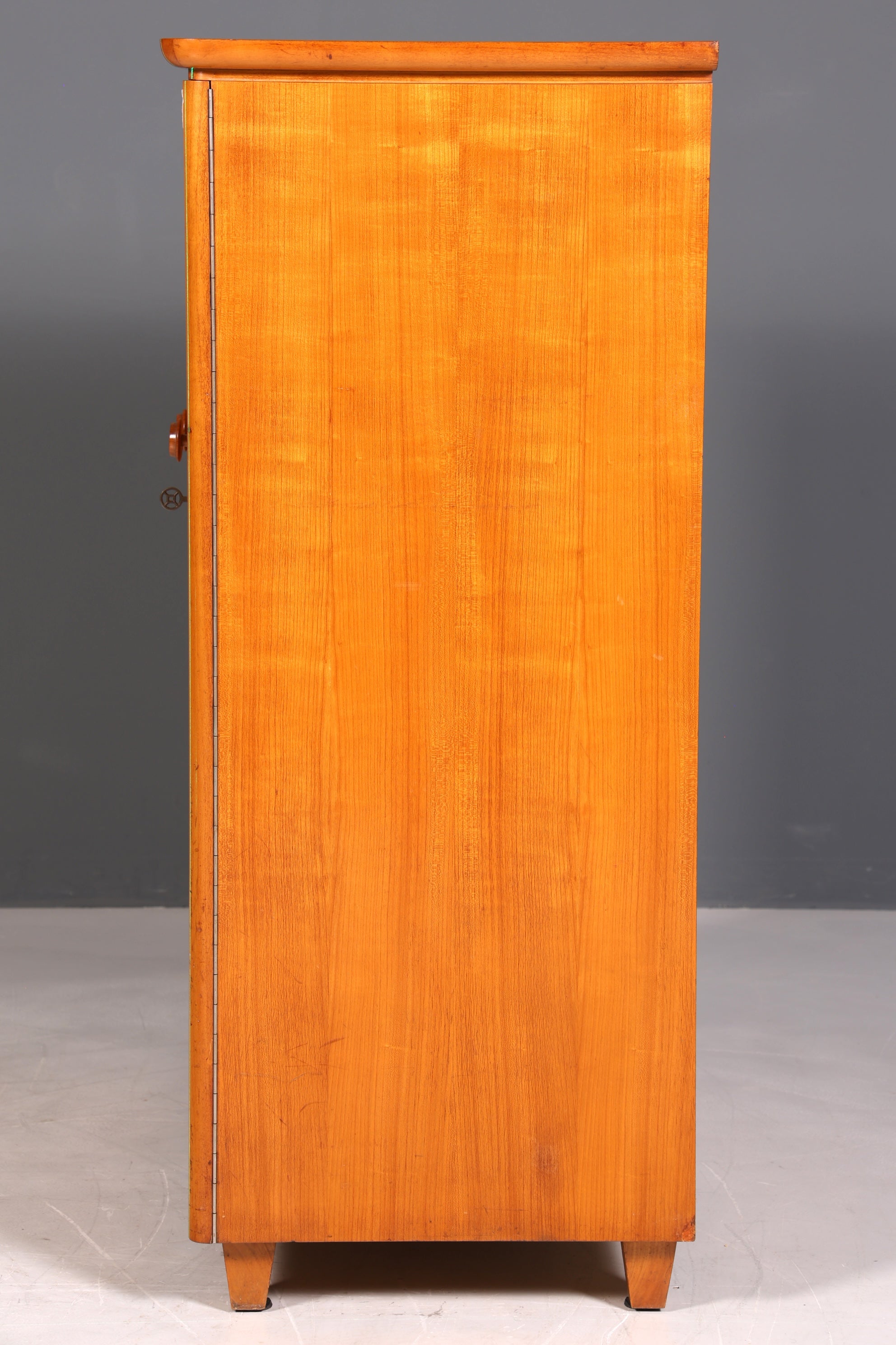 Magnifique meuble de style mid-century, armoire à linge des années 1960, classeur, commode